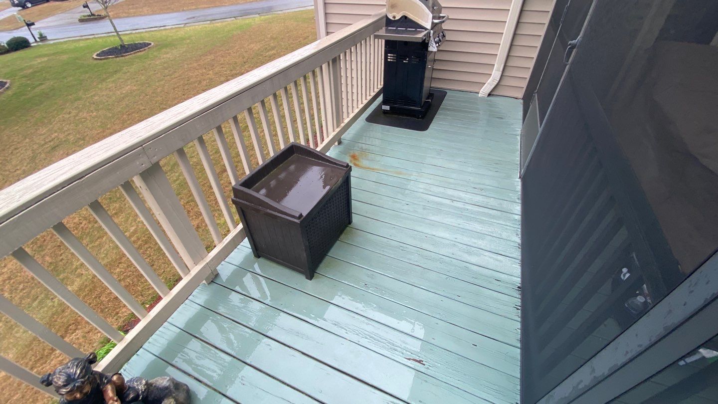 Weathered Deck using AcryFin by DuraSeal