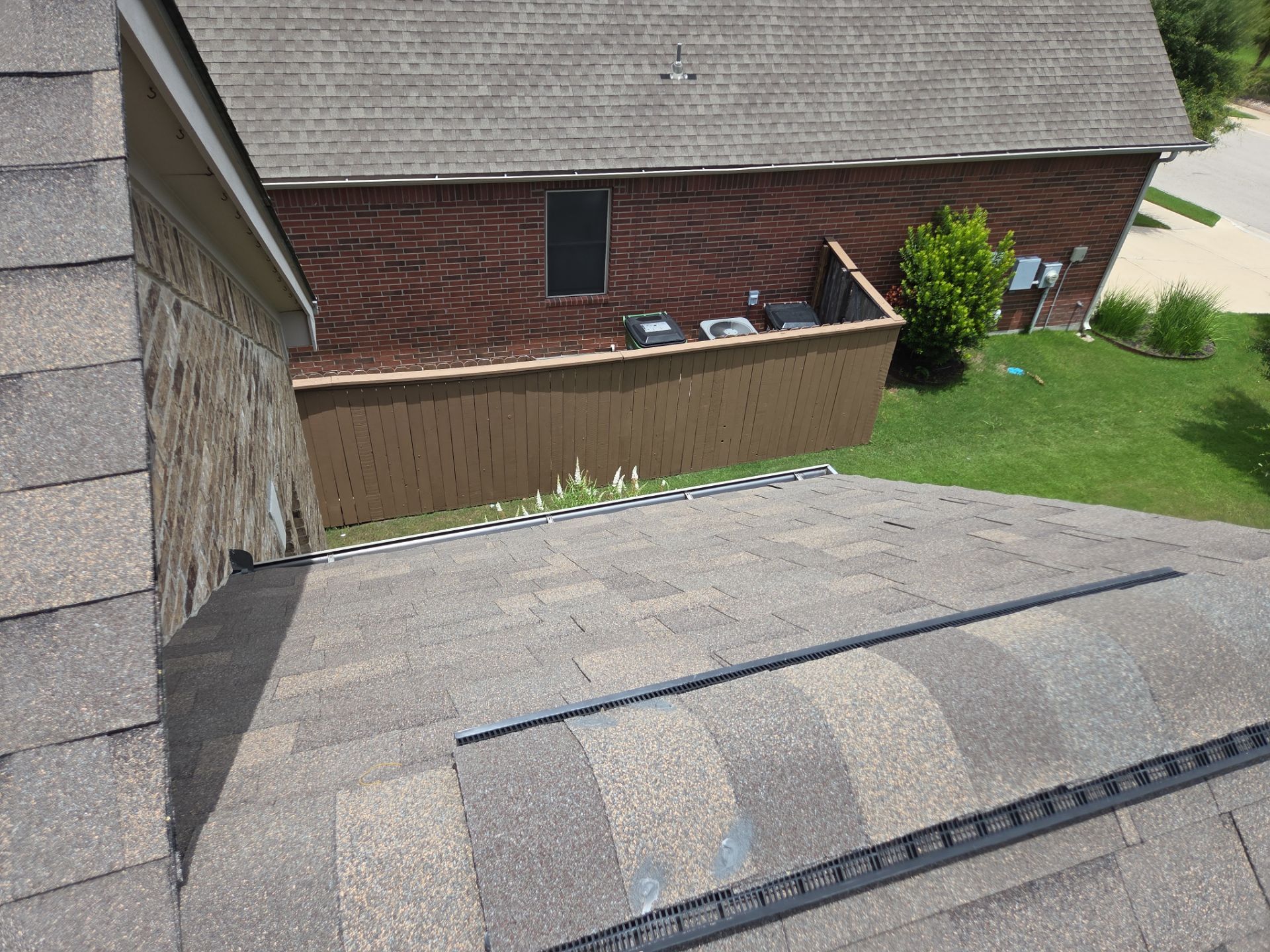 Weathered Wood - Malarkey Vista by RoofsOnly.com