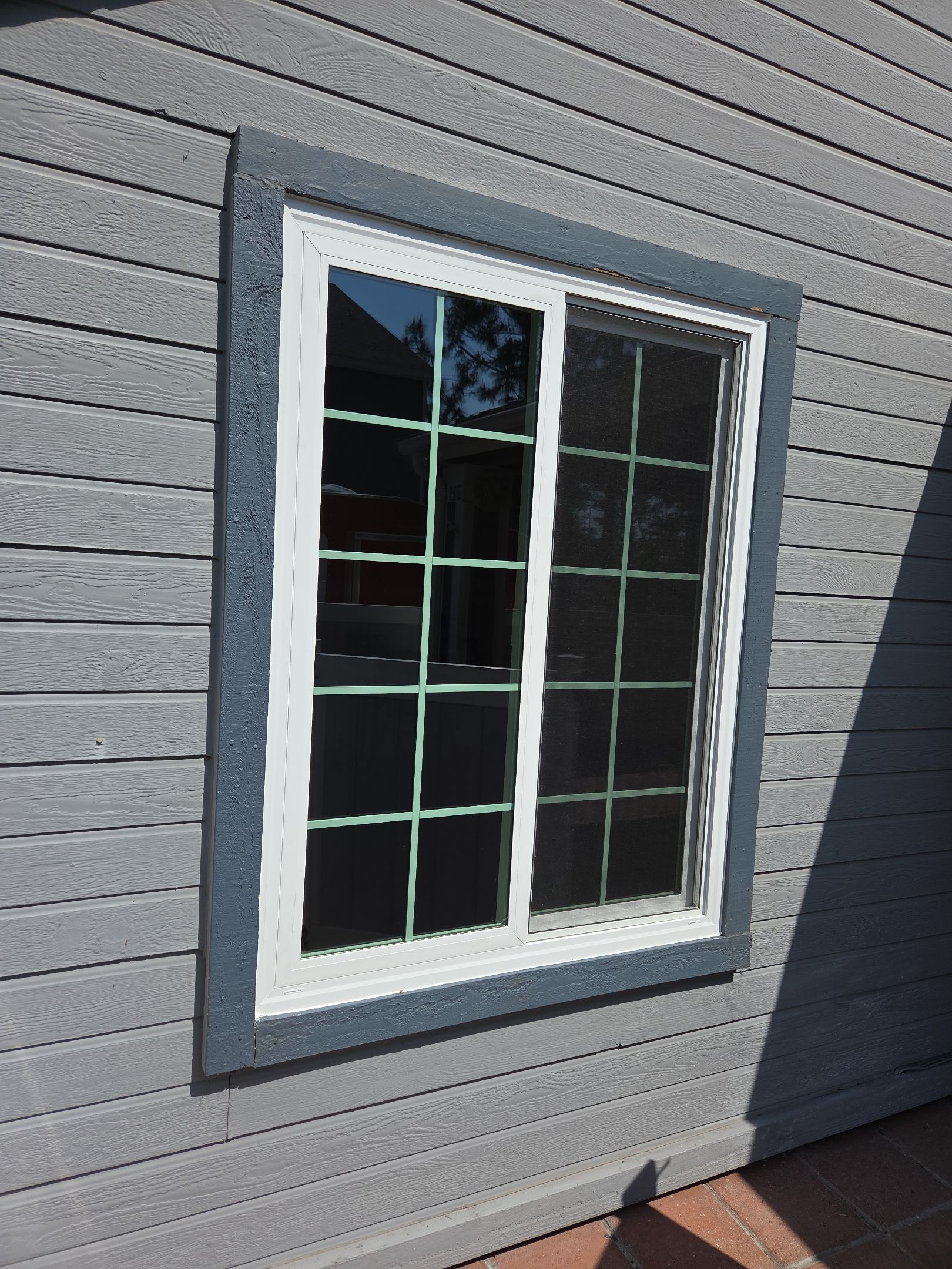 Window Installation using Milgard V300 Trinsic with grids by American Window Company