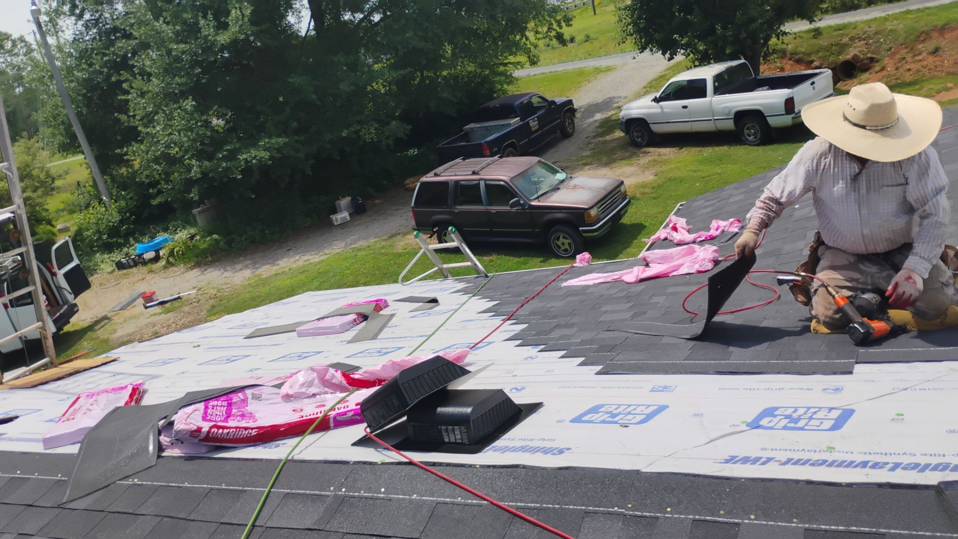 Taylor Roof by BROCK BUILDERS 