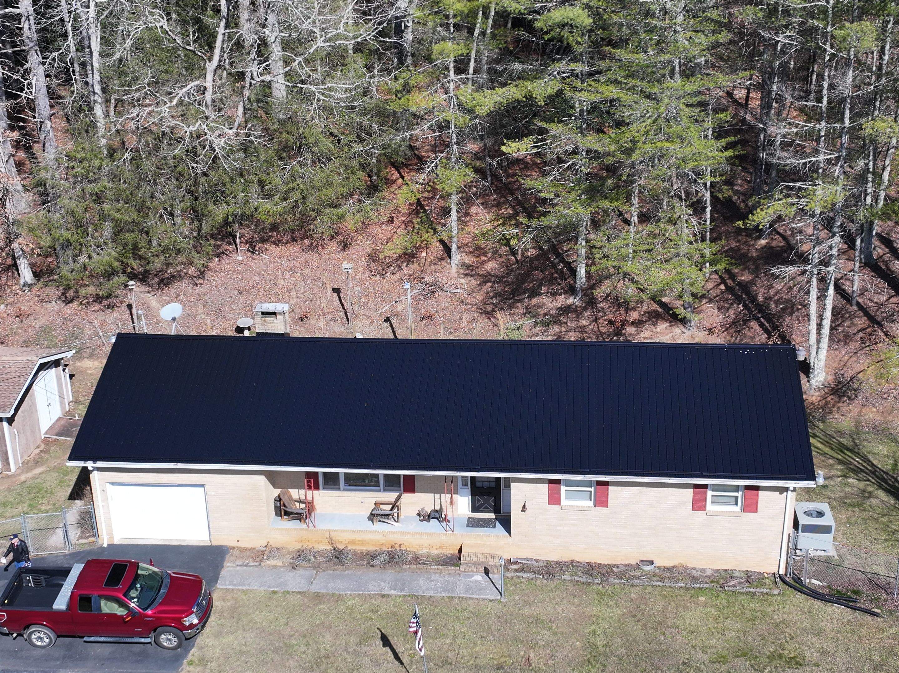 Cousins Residence by Omnia Roofing