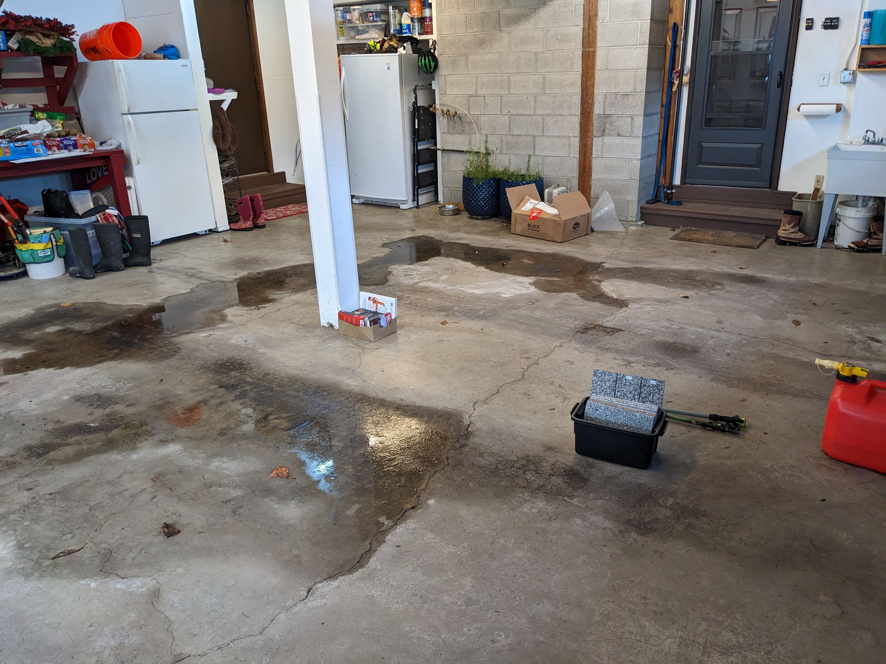 Garage Floor Polyaspartic Coating with Pebble Beach 1/4" Flakes by Croc Coatings, LLC