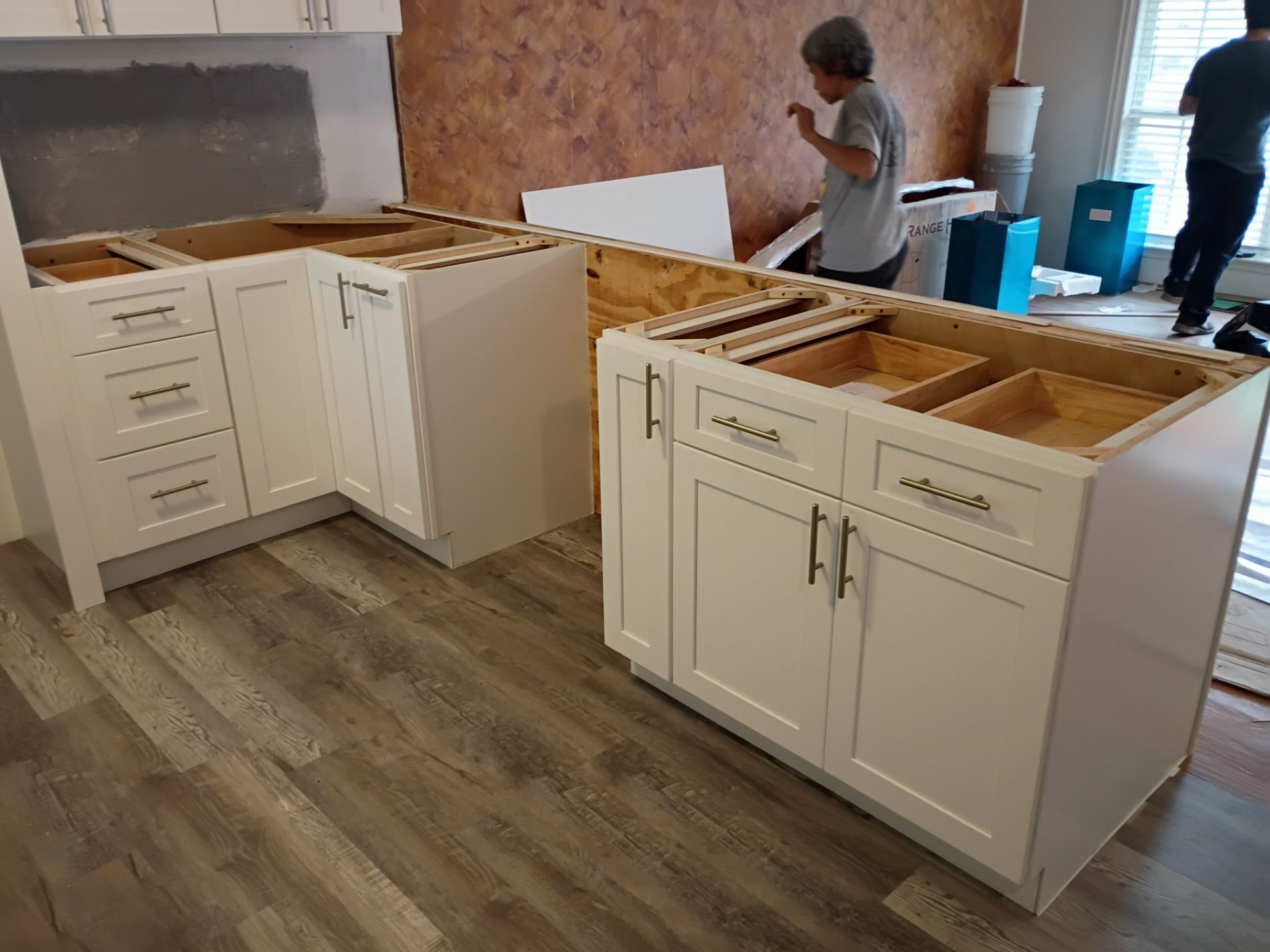 Rapid Cabinet Refitting: Turnkey Installation Completed in 48 Hours by Tibi Soli LLC