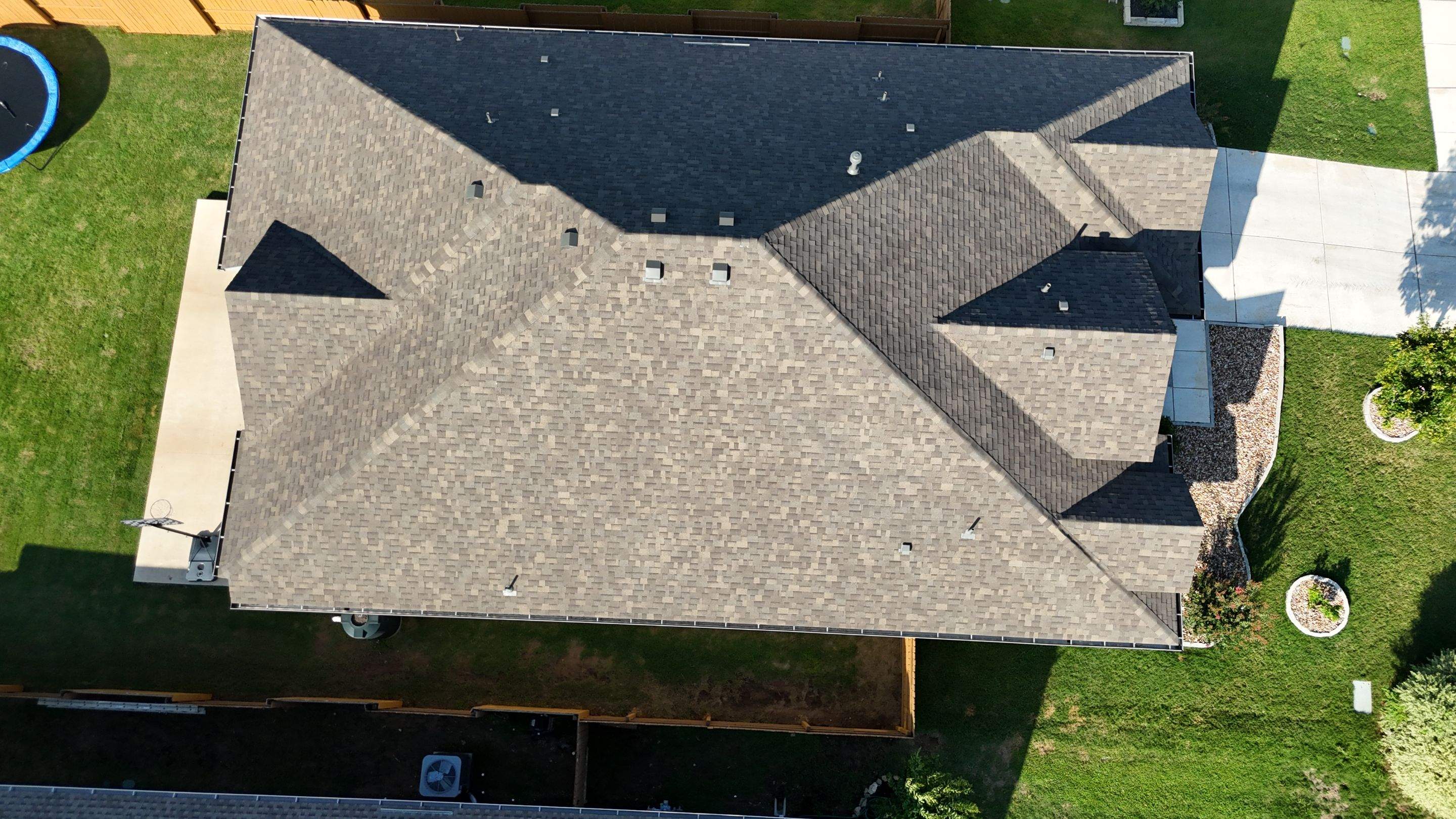 Weathered Wood - Malarkey Vista by RoofsOnly.com