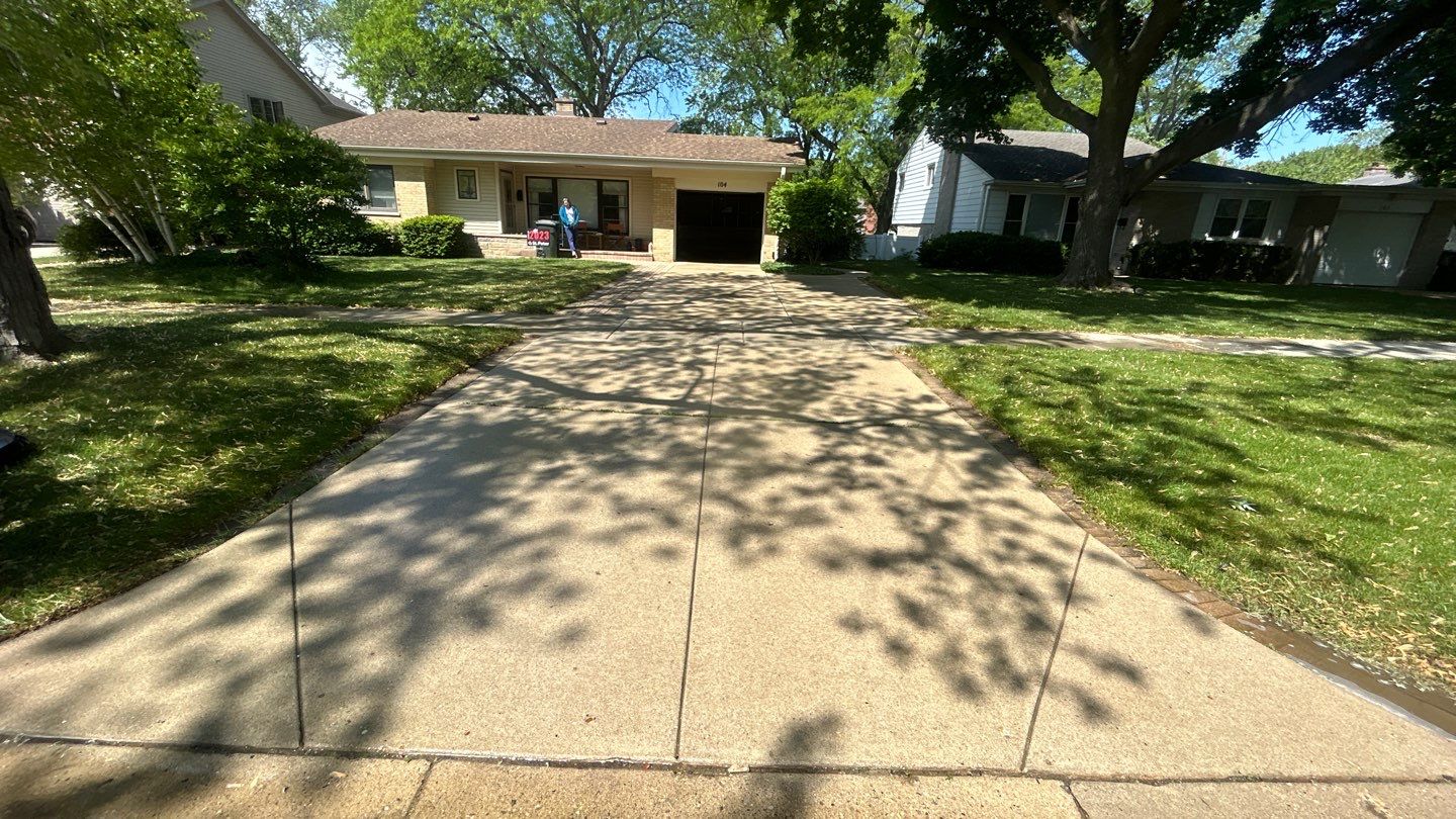 Mount Prospect, IL Driveway cleaning by Northern Power Washing LLC.