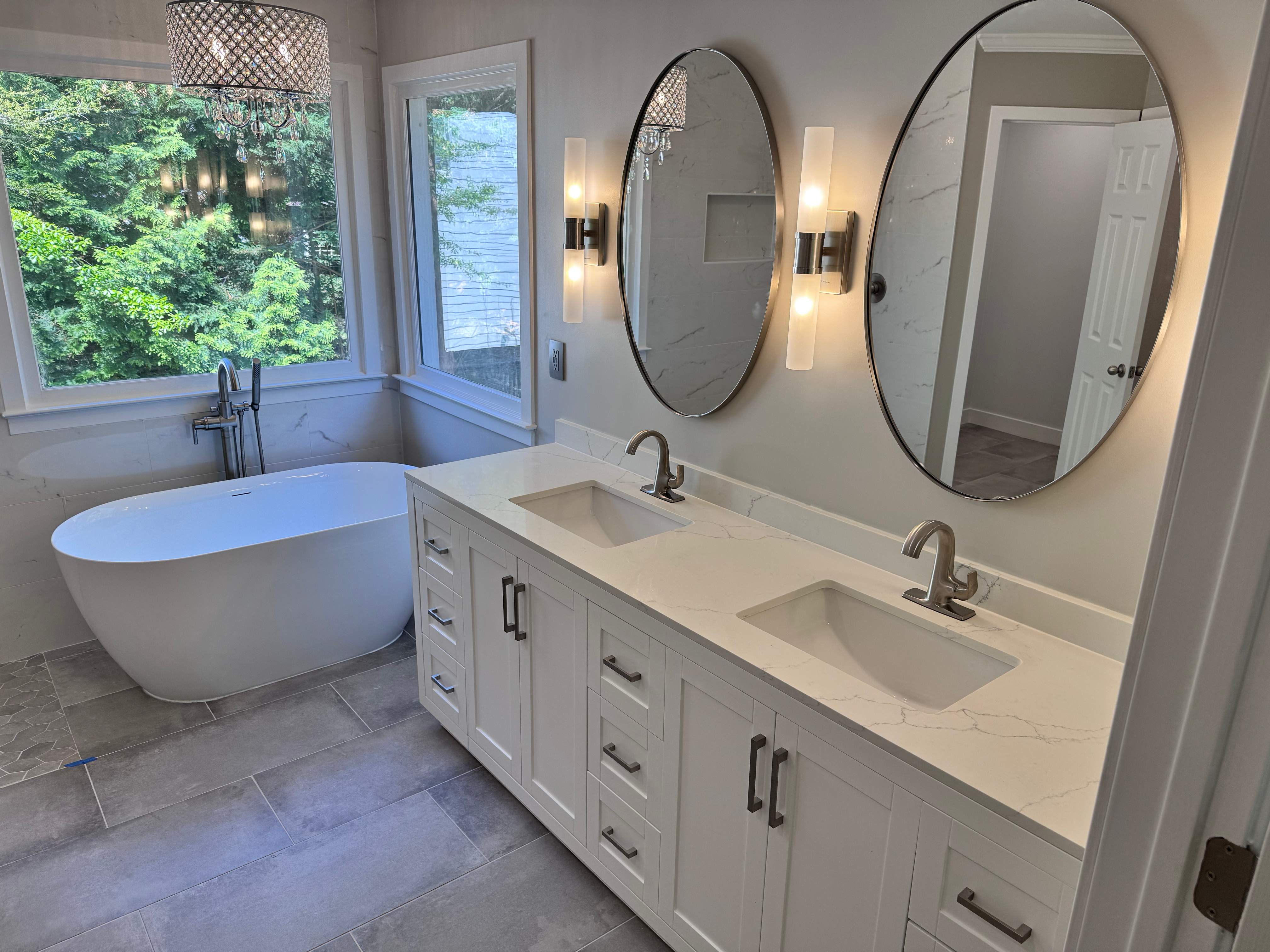 Master bathroom renovation by Prudencio