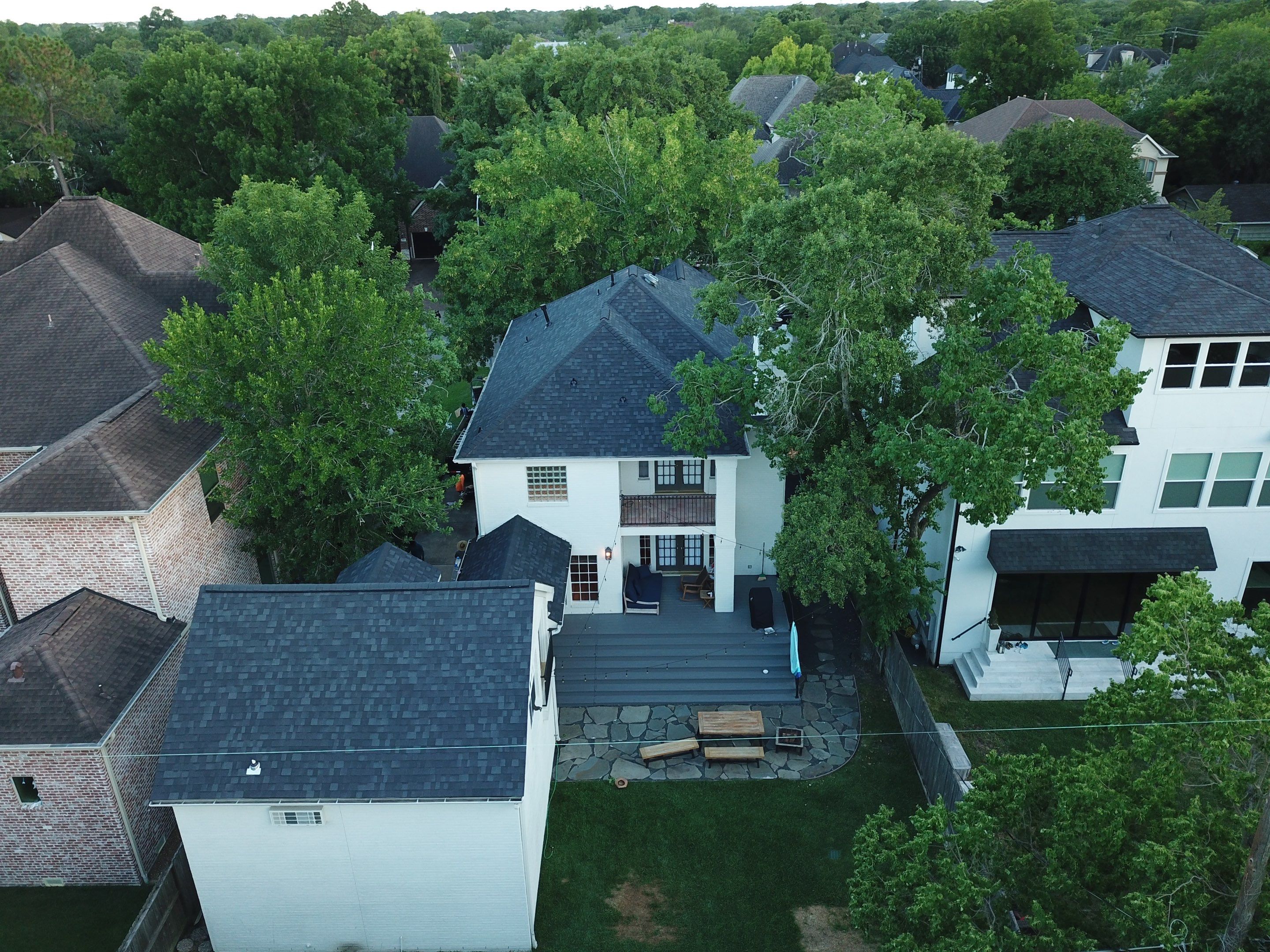 OC Duration Moire Black by HHH Roofing & Construction