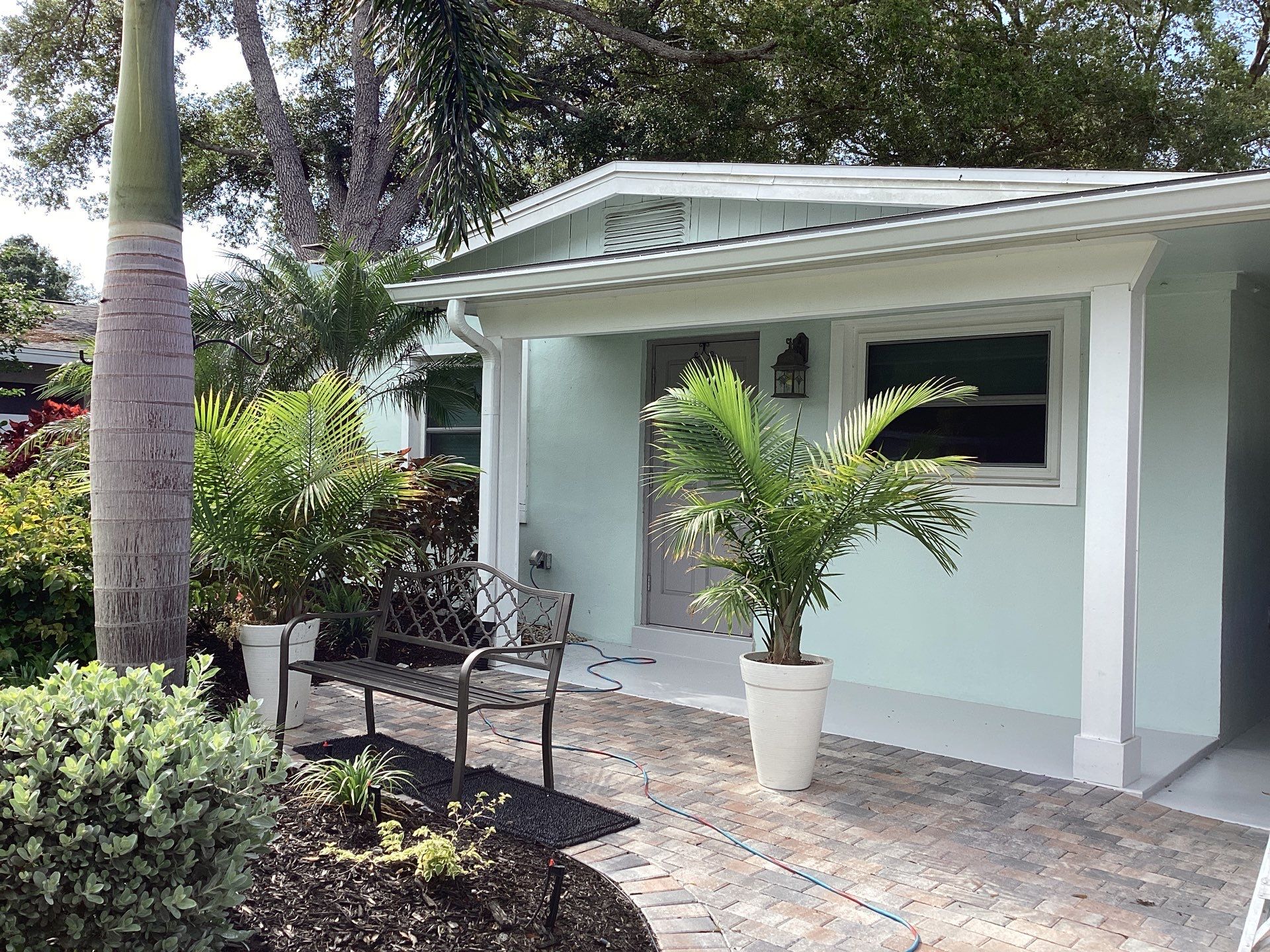 Elegant 7-Inch Seamless Gutters in Sarasota FL in Sarasota FL by Gutter Professors
