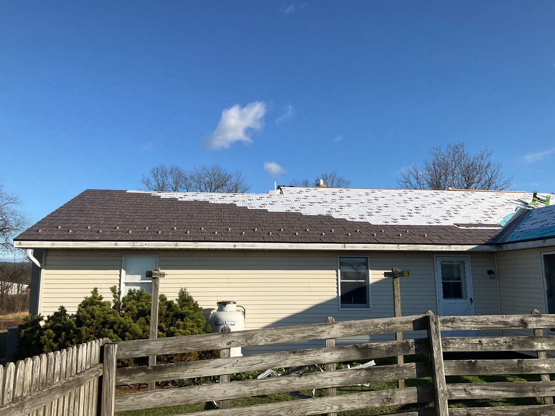 Metal roof-slate by Esh Builders