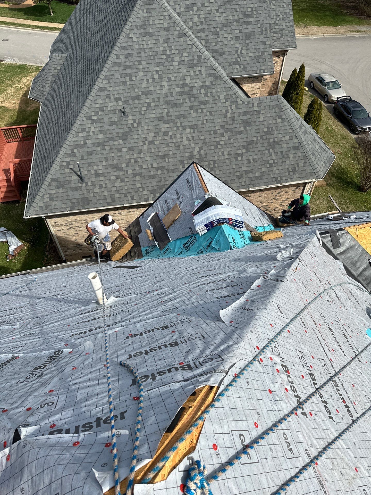 Residential Roofing Installation using Gaf Timberline HDZ Weathered Wood by Undersun Roofing 
