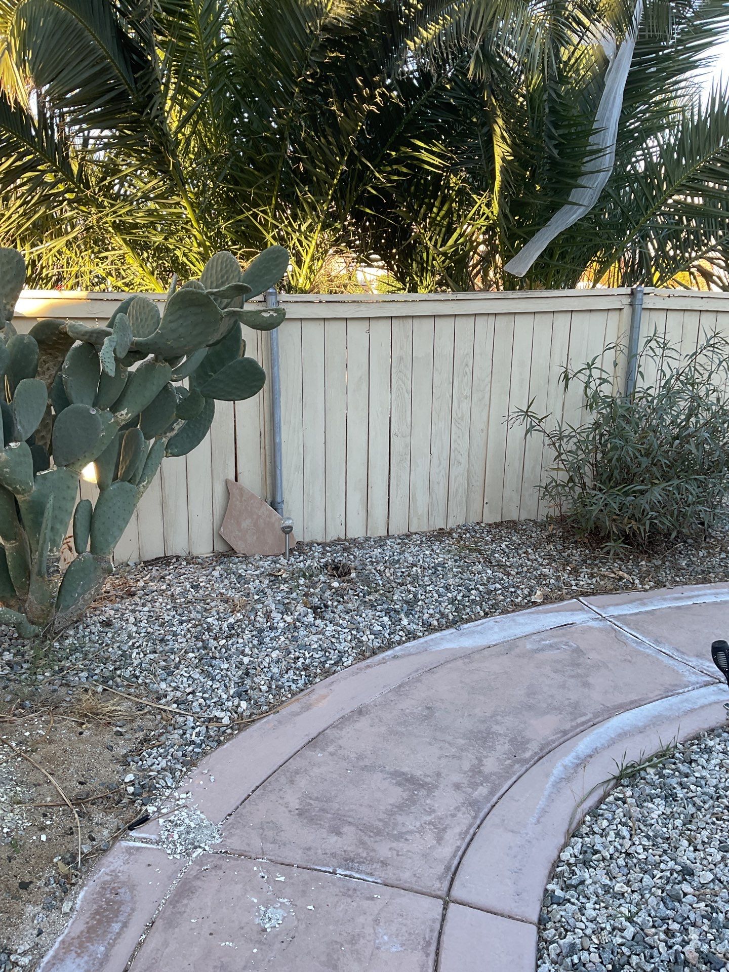 Beautiful vinyl fence installation by Fence Guys Inc.