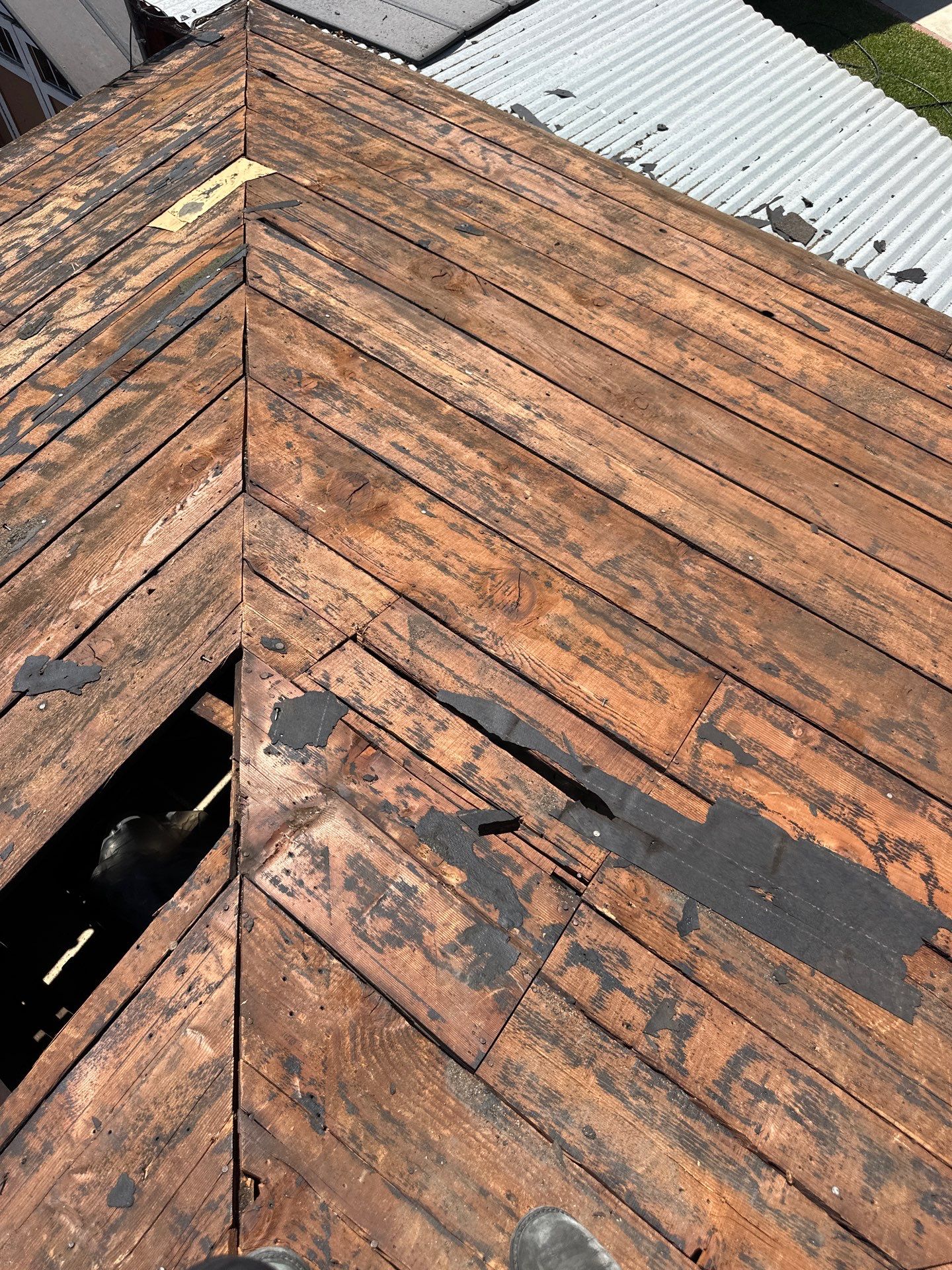 Roof Replacement - Lynwood, CA 90262 by Epic Roof Replacement