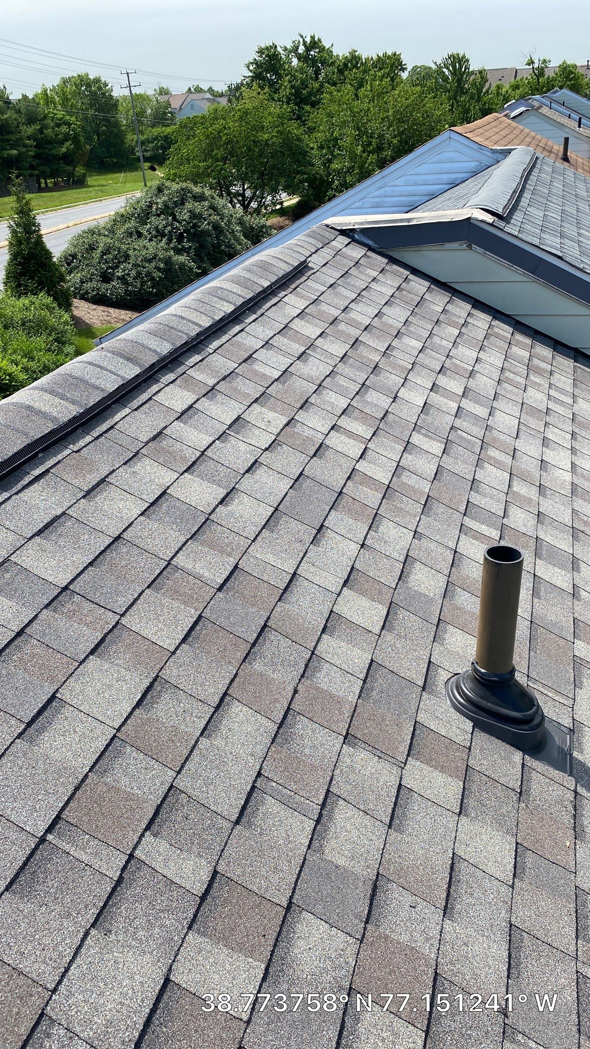 Alexandria - Certainteed Landmark Weathered Wood Shingles by RM Banning, Inc.