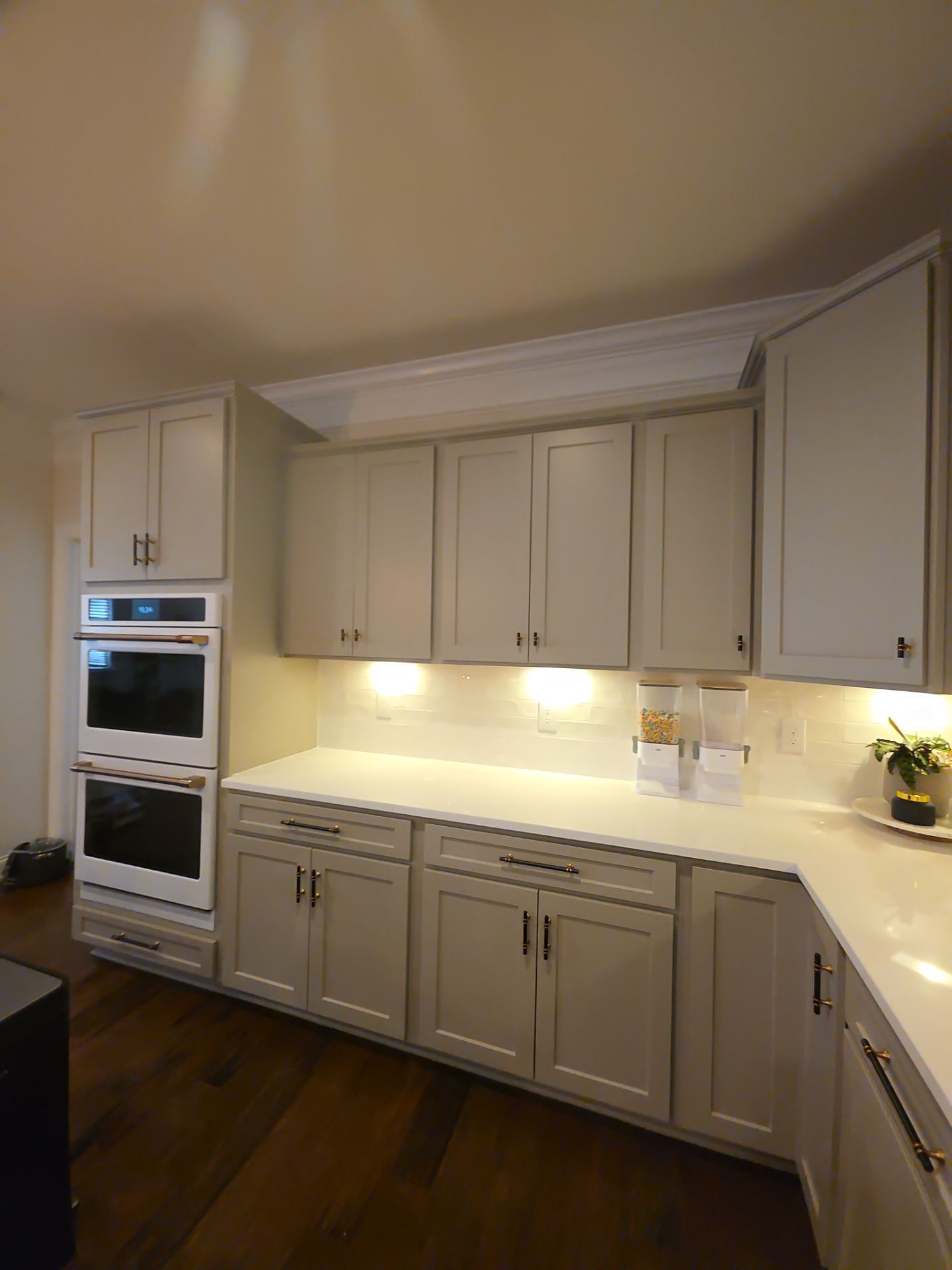 From Dated to Dazzling: A Bright Kitchen Transformation in Holly Springs by Elite Remodeling and Design LLC