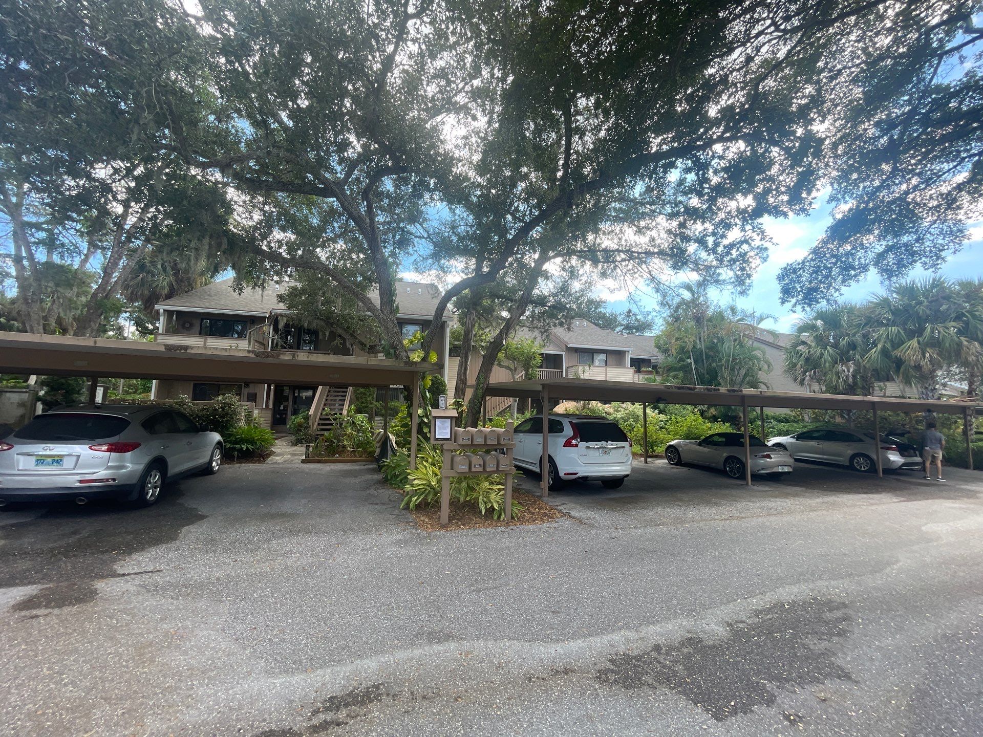 Clean Gutters and Roof in Sarasota FL by Gutter Professors