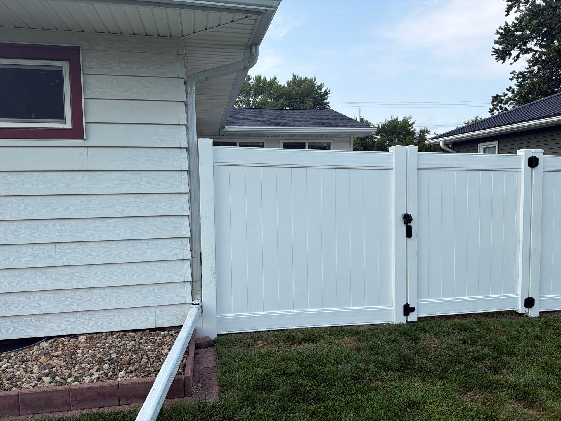 White Vinyl Privacy Fence Installation and Side Yard Upgrades in Waterloo by Perfect Picket Fence and Stain