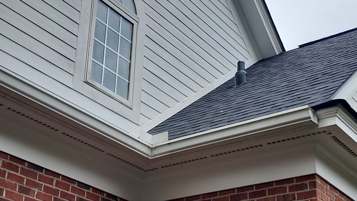 Residential Roofing Installation using Owens Corning® Oakridge Onyx Black by Indigo State Roofing