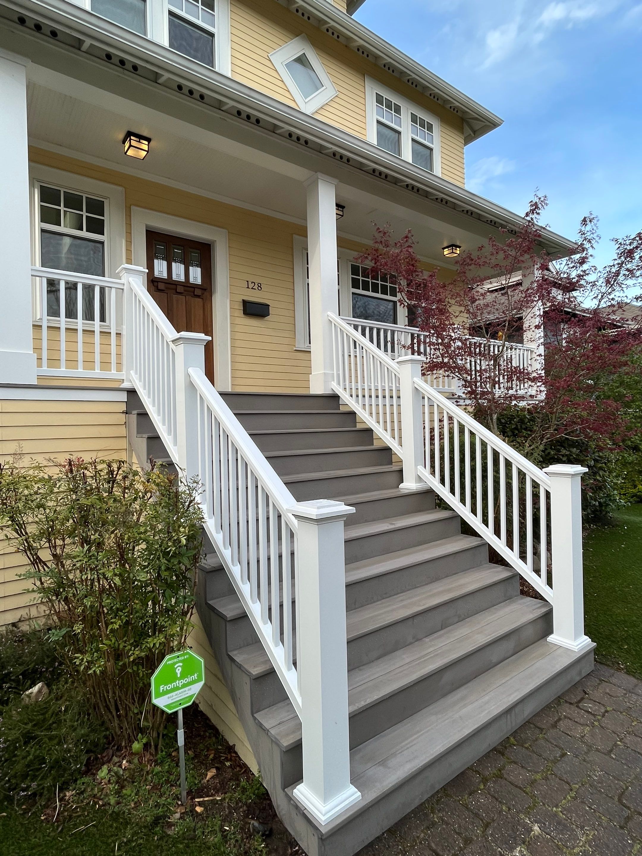 Greenlake Front Porch by Alki deck builders 