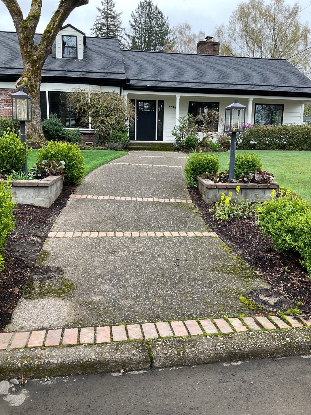 Flat work by Willamette Outdoor Wash LLC