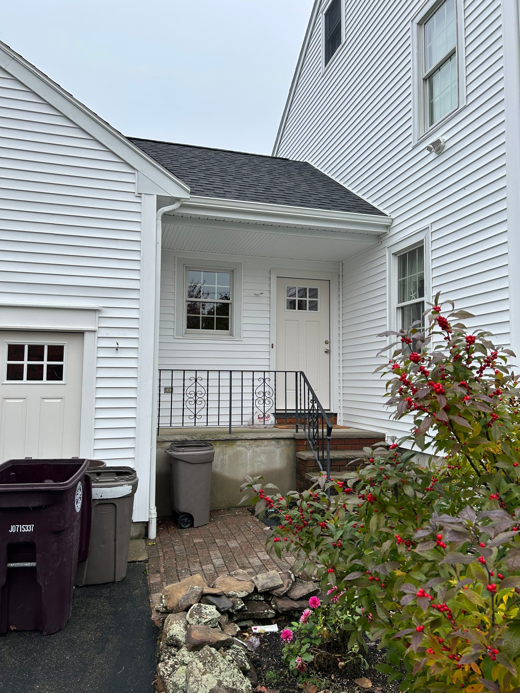 Weymouth, MA Gutter Installation using 5" K-Style Aluminum Gutter by Gutter Pro Enterprises