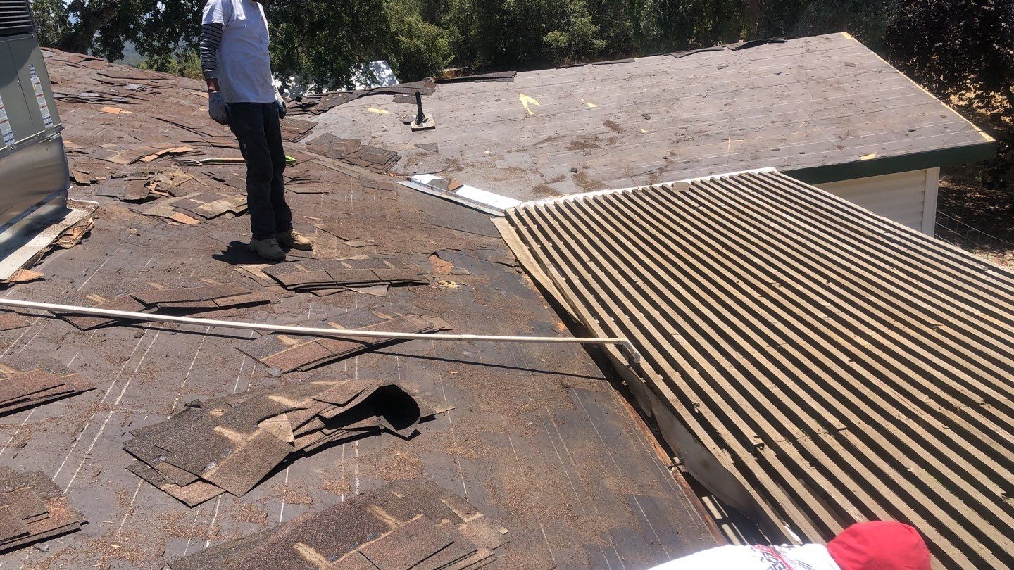 Metal roofing installation using Standing seam metal roofing system by Straight Edge Roofing Inc