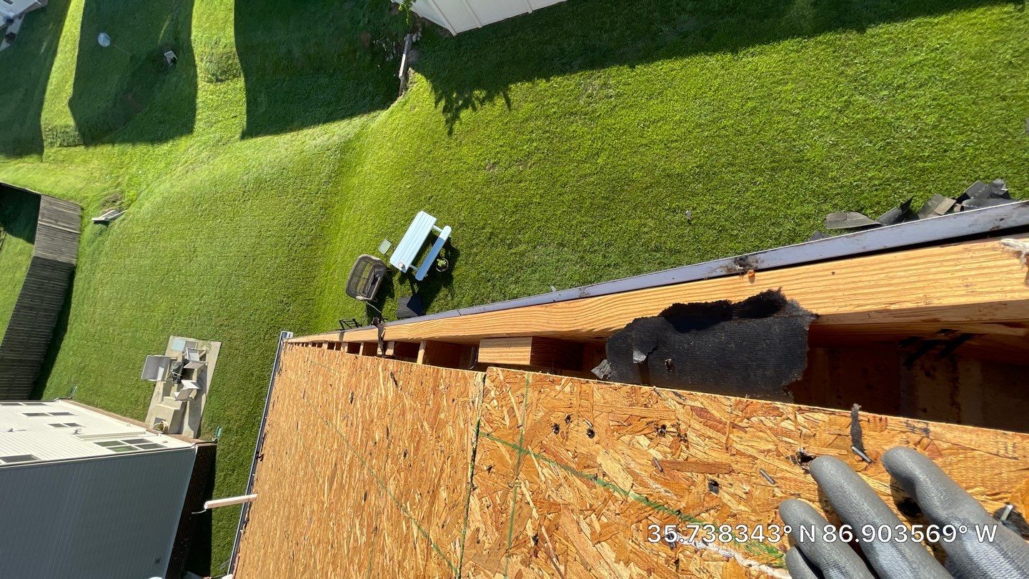 Residential Roofing Installation using Owens Corning Oakridge Roofing System by Undersun Roofing 