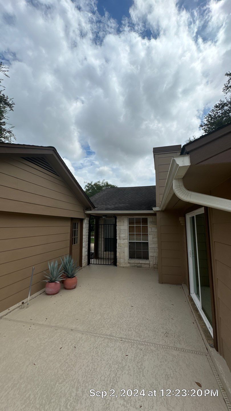  Home Protection Upgrade for Laura! 🏡💧 We just wrapped up an essential project for our client, Laura, focusing on upgrading her home's defense against the elements with a brand new seamless gutter system!  The Project: Enhancing Home Protection with Seamless Gutters Old, clogged, or damaged gutters can lead to serious and costly problems down the road. Our goal was to install a system that offered superior function and a clean, modern look.  What We Did:  Seamless Gutter Replacement: We installed new 5-inch seamless gutters around the entire house. Unlike sectional gutters, seamless gutters are custom-made on-site, minimizing joints where leaks often occur.  Precision Installation: Every section was meticulously aligned and securely attached, ensuring the optimal slope for water flow. We use high-quality, durable materials designed for longevity.  Why This Upgrade Matters This isn't just about catching rain—it's about protecting the value and structural integrity of the home. Here are the key benefits Laura is now enjoying:  Foundation Defense: The new gutters efficiently channel rainwater away from the foundation, significantly reducing the risk of water damage and basement flooding.  Siding and Paint Preservation: By directing water away from the walls, the new system helps preserve the home's siding and exterior paint, cutting down on future maintenance costs.  Erosion Control: The controlled water flow prevents destructive soil erosion around the property and landscaping.  Enhanced Curb Appeal: The clean lines of the new seamless gutters provide an instant, subtle boost to the home's overall appearance.  Is Your Home Ready for a Gutter Check-Up? Gutters are one of those features people often forget about until there's a problem! If your gutters are sagging, leaking, pulling away from the house, or constantly overflowing, it might be time for an inspection.  ❓ What part of your home's exterior protection are you planning to upgrade next? Let us know in the comments! 👇  💡 Don't wait for the next storm to check your home's water management system! If you're looking for durable, effective, and attractive seamless gutters, contact us for a free consultation. by Texas Urban Elements