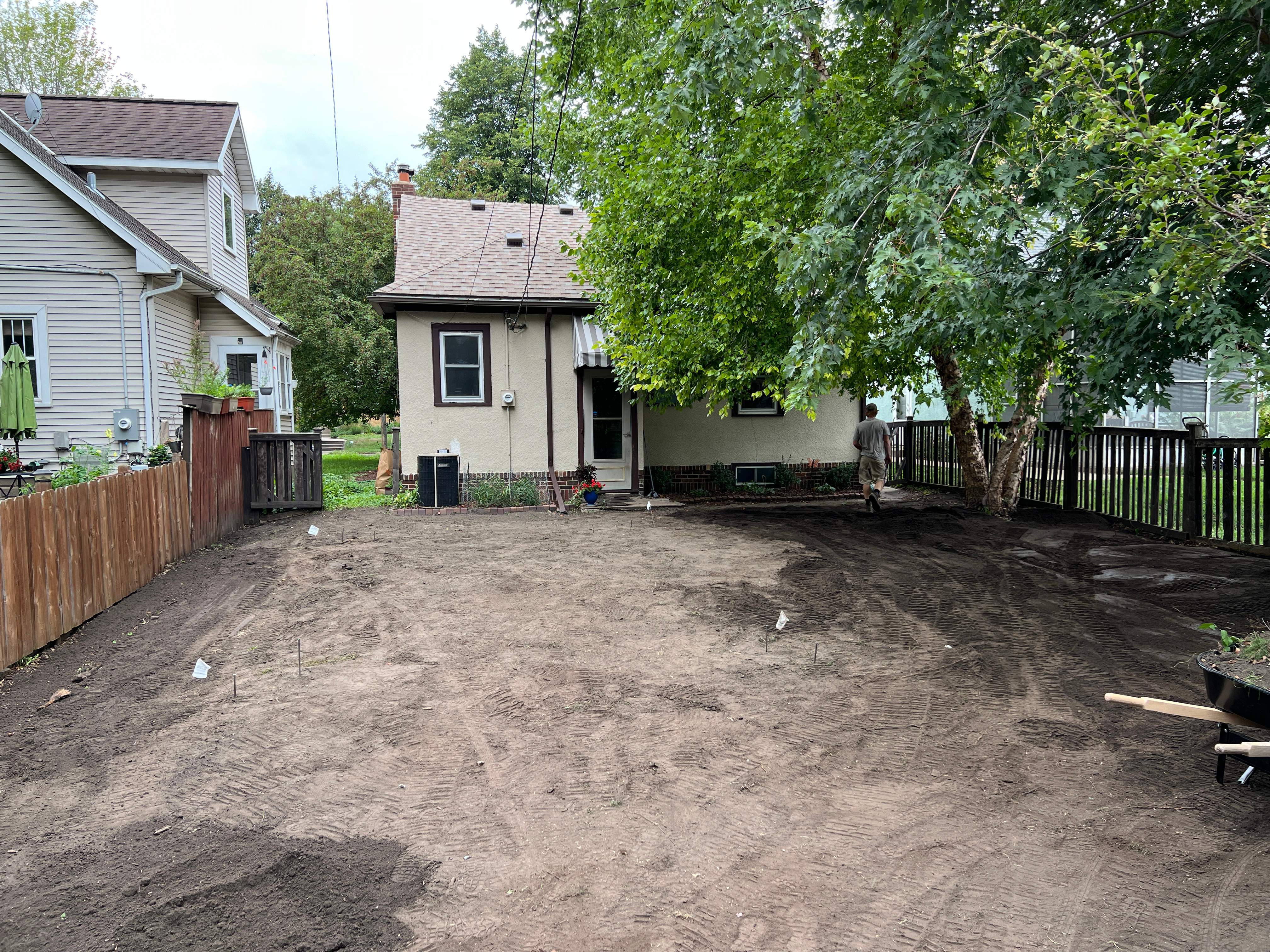 Patio  by Sota landscaping