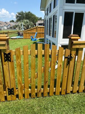Wood Fence using Wood Sealant