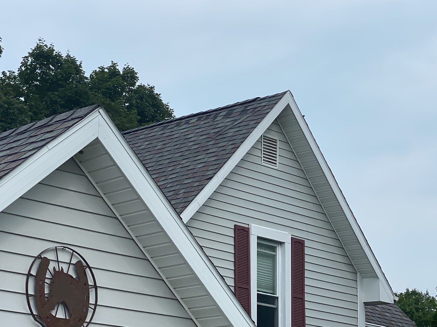 Residential Roofing Installation using Vic West Nothridge Slate by 4Ever Metal Roofing