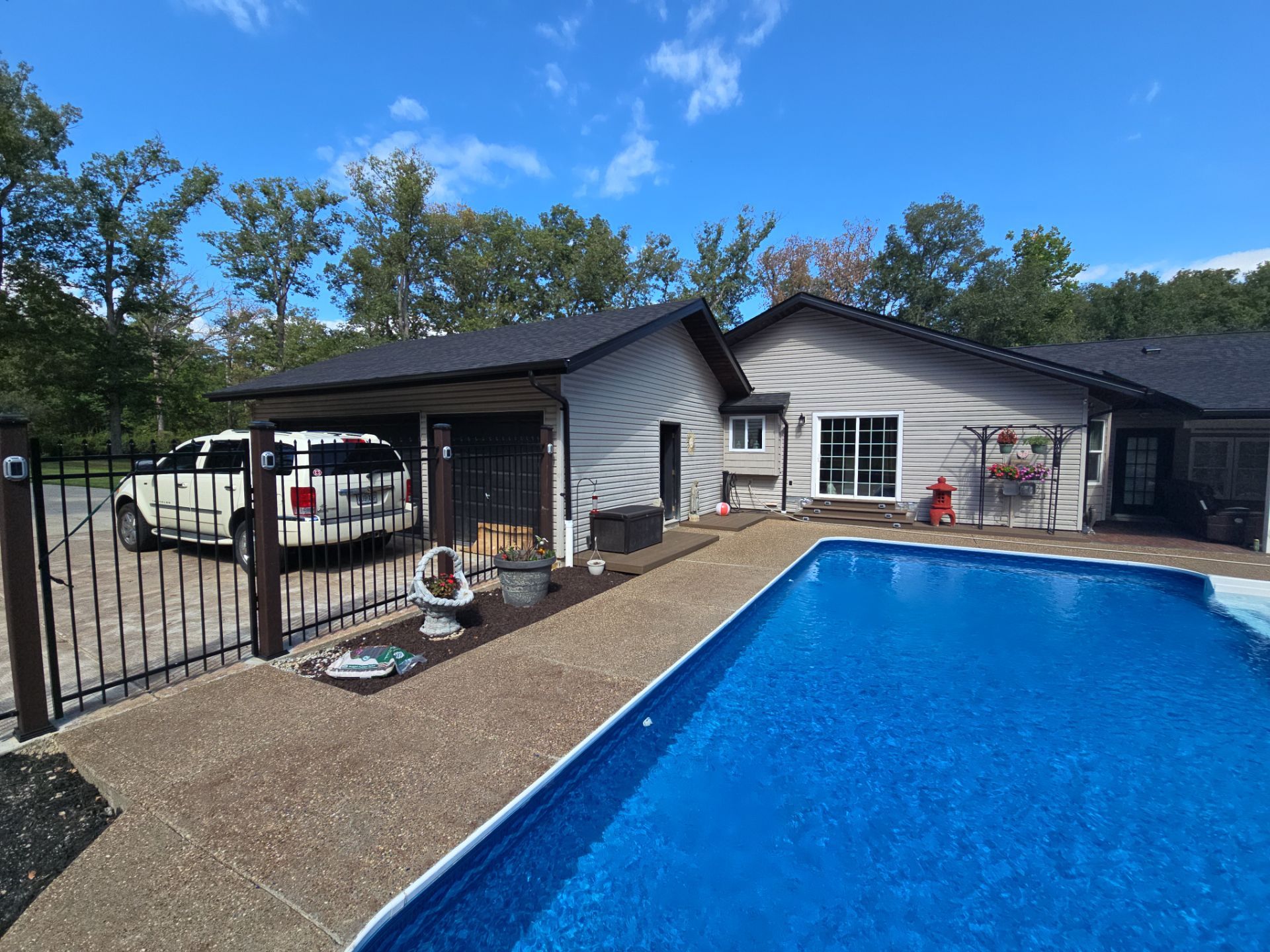  Vinyl Siding Installation in Defiance by Midwest Construction Group LLC