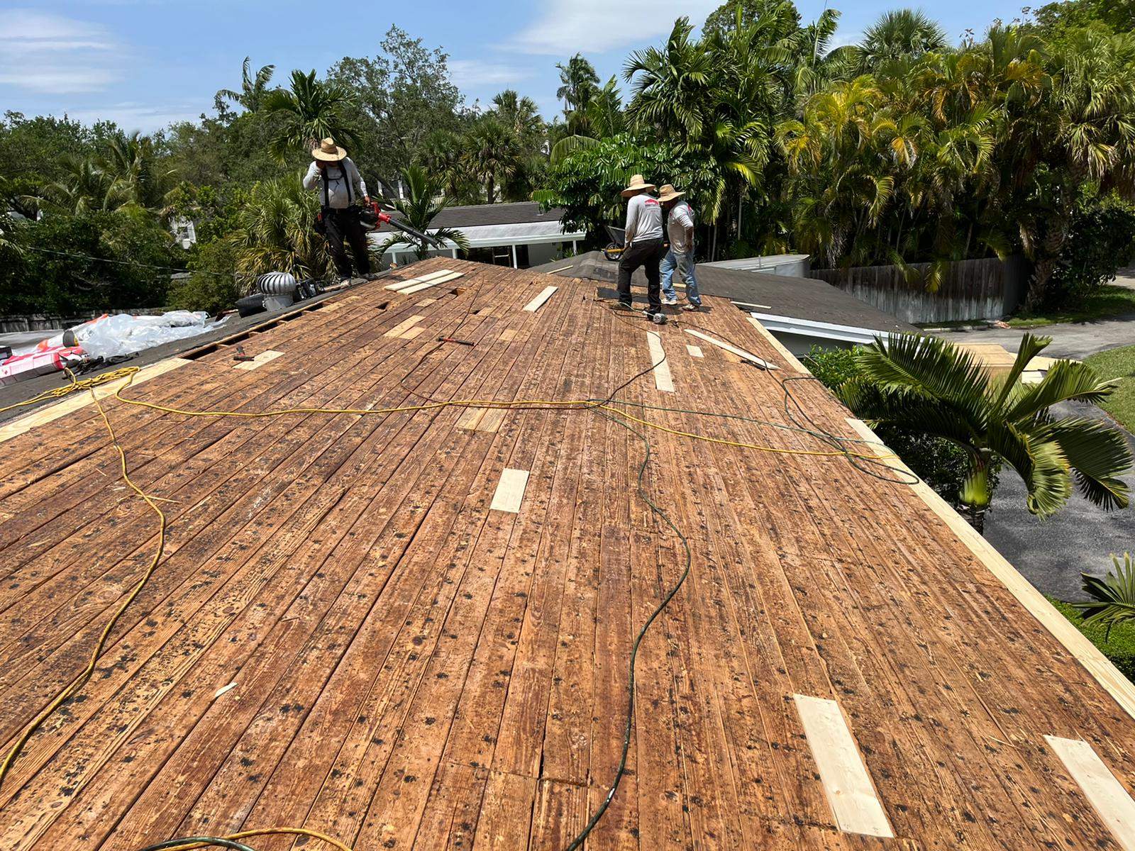 Metal Roof - Galvalume Regal White by Istueta Roofing