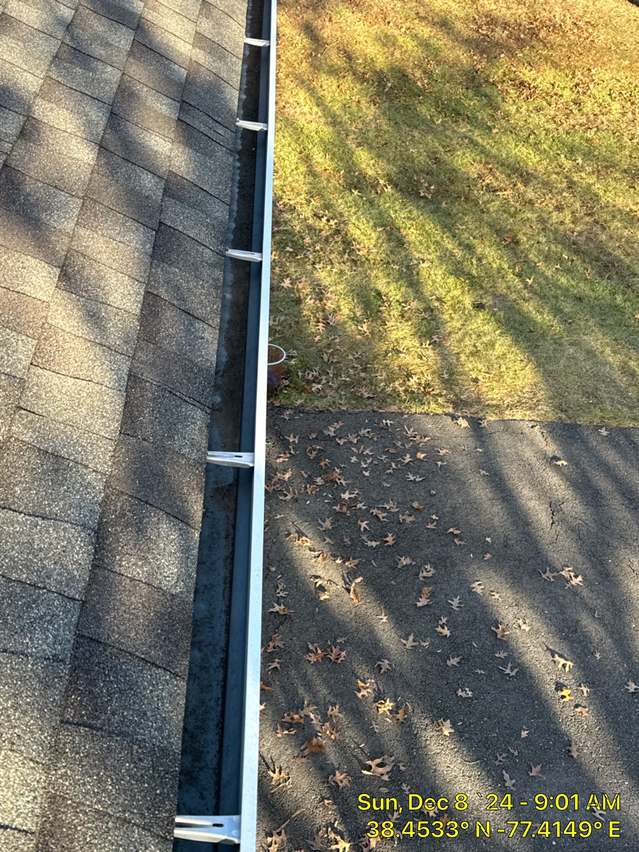 gutters guards using bulldog by La Bendicion Contruction Llc