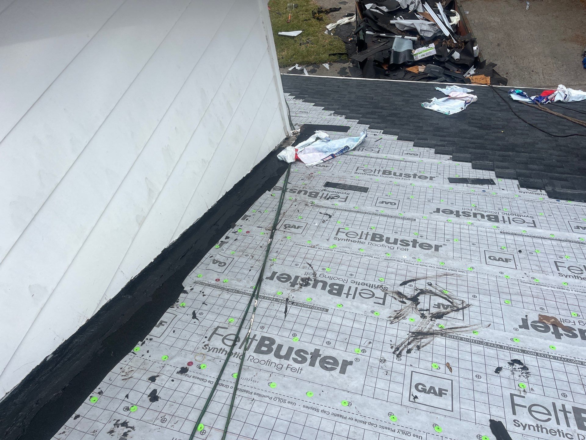 GAF Charcoal Architectural Shingle - Re-roof by Endless Summer Roofing Co.