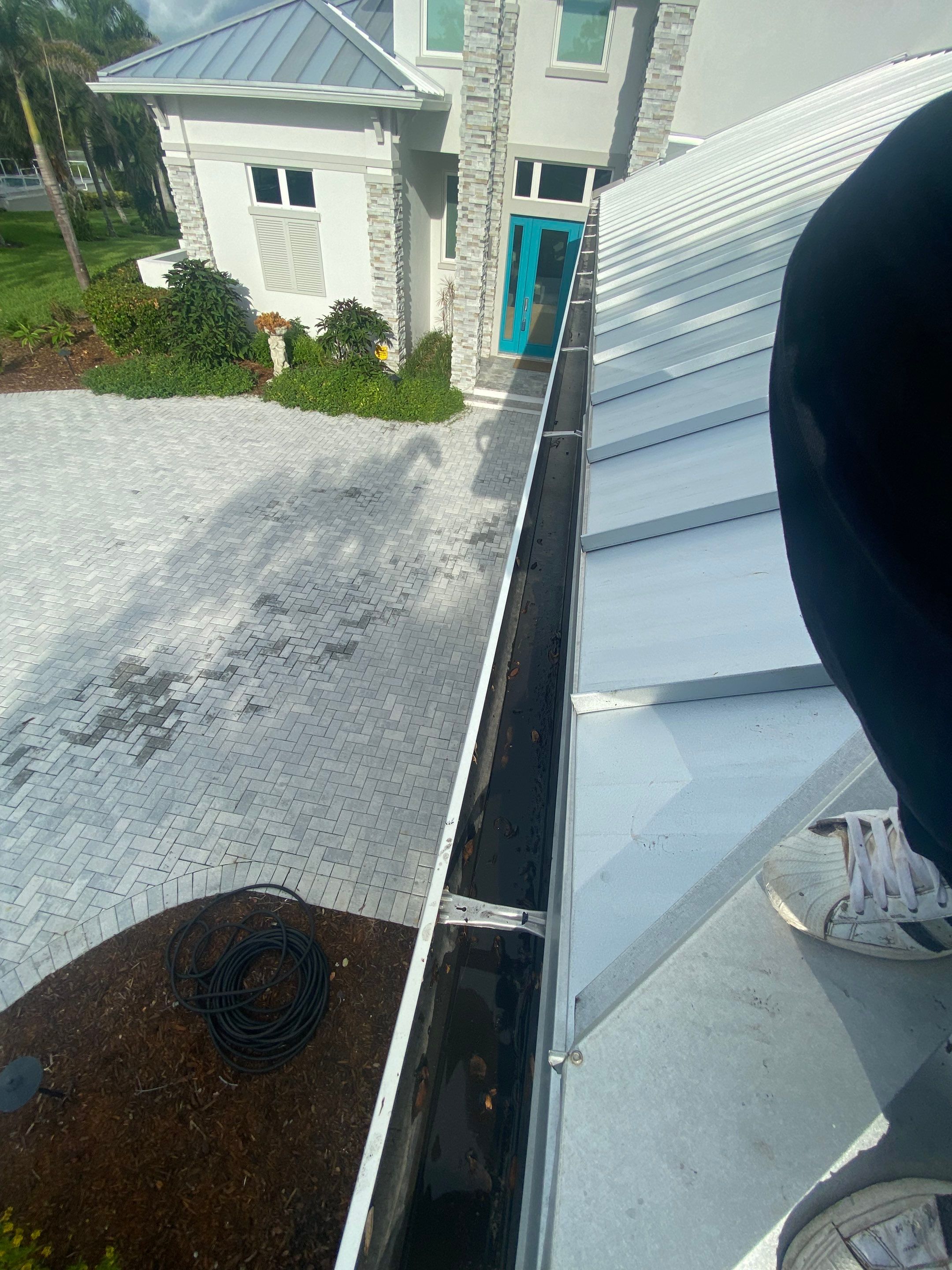 7 inch seamless gutters using gutter cleaning in Nokomis FL by Gutter Professors
