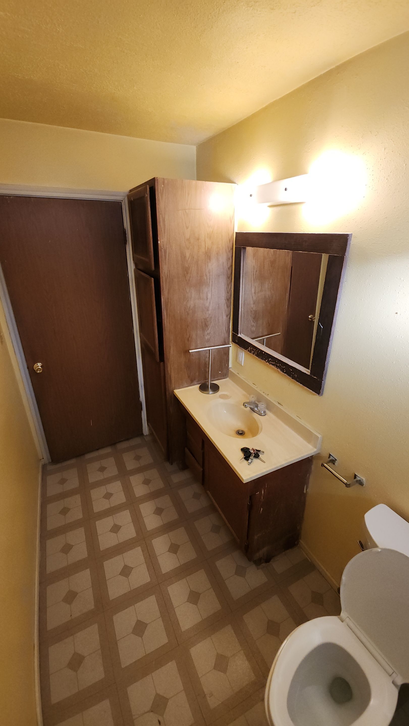 Small Bathroom Makeover in San Antonio by Legacy Bath and Kitchen 