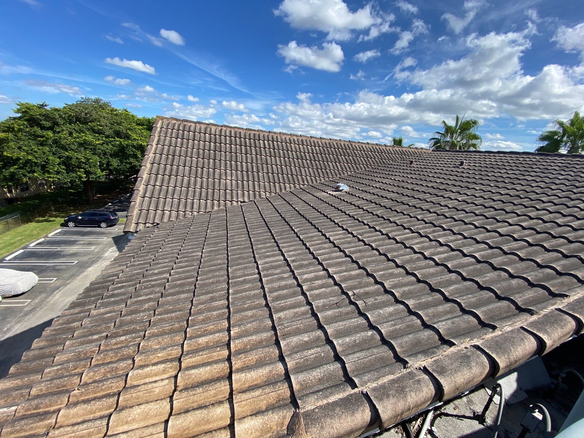 Commercial Roof Cleaning Coral Springs by BKB Pressure Cleaning LLC