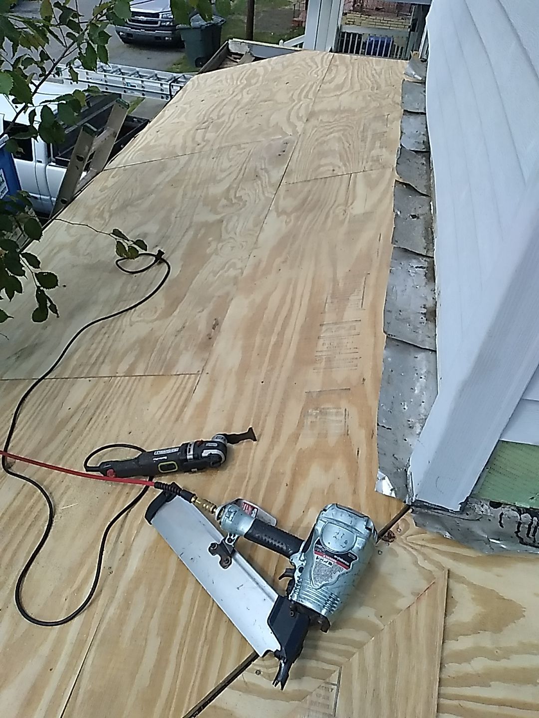 Residential Roofing Installation using Owens Corning® Oakridge Estate Gray by Indigo State Roofing