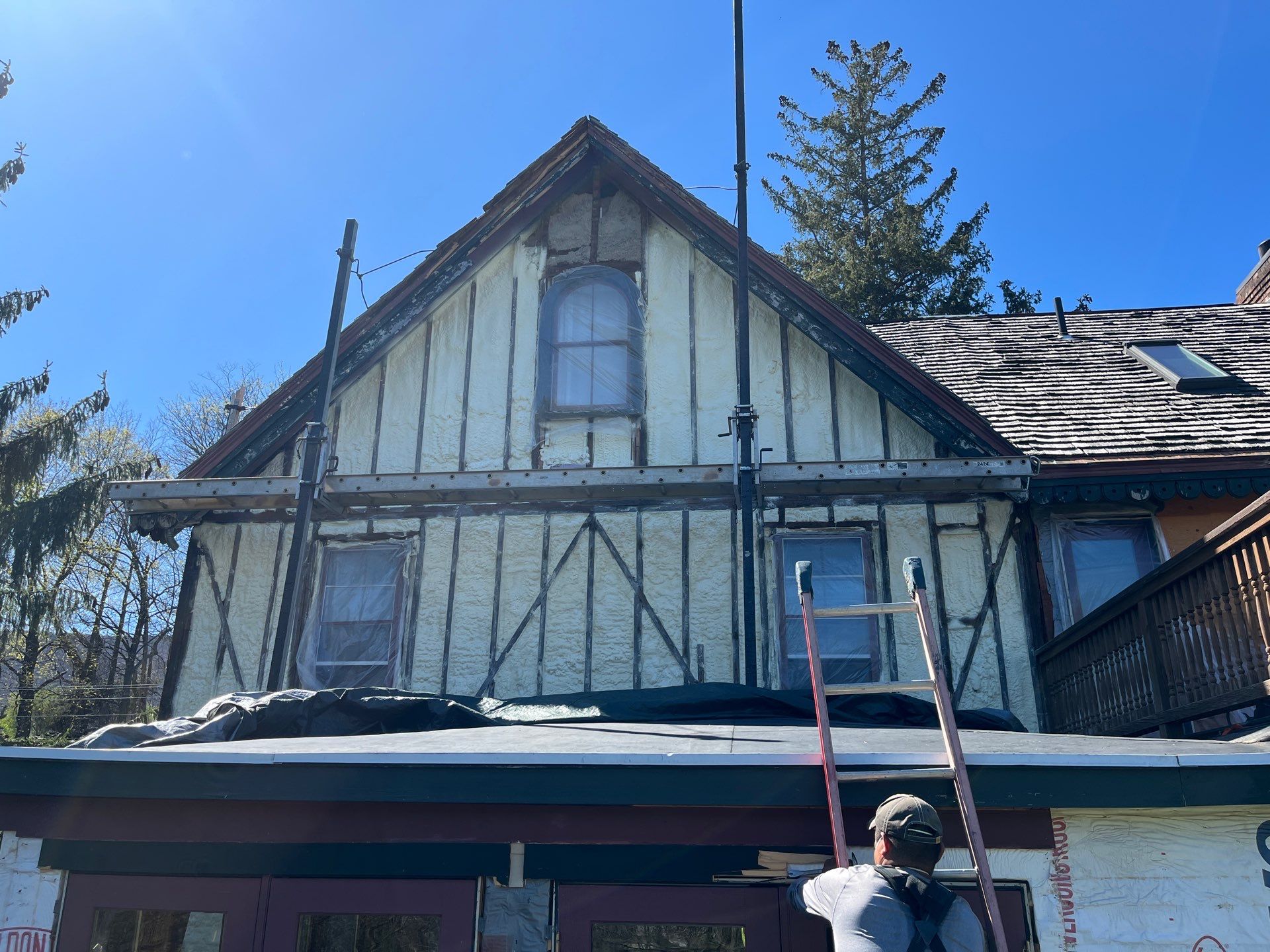 Siding Installation using Closed Cell Spray Foam by NYS Foam & Energy