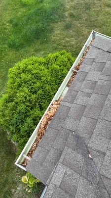 Turtle Shell gutter protection installation in Aurora, IL 60506, photograph 14