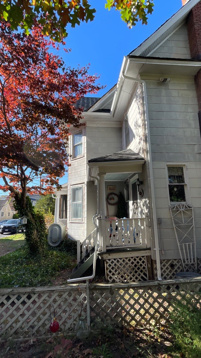 Full House Installation 5" white seamless gutters 2x3 leaders using 5"white K style seamless gutters and 2x3 white leaders by Above All Gutters 