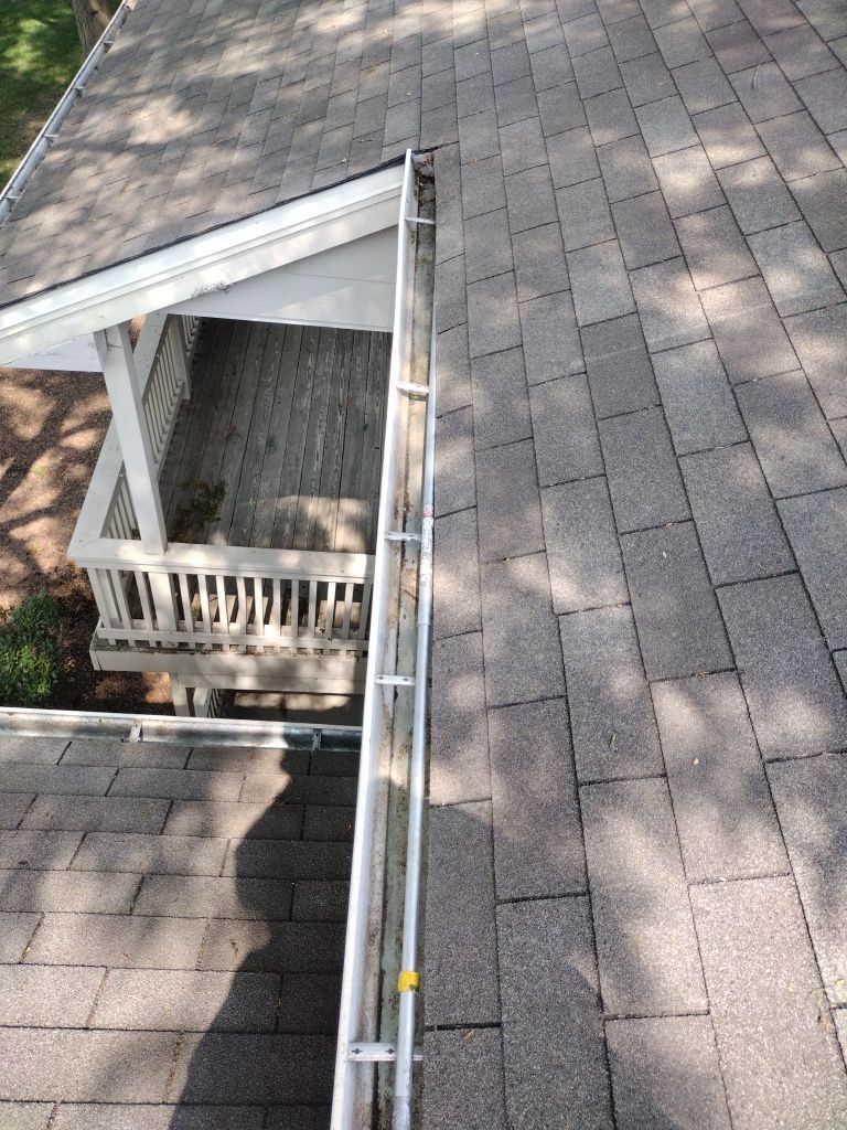 Commercial gutter cleaning Chicago, IL after photo with clean gutters