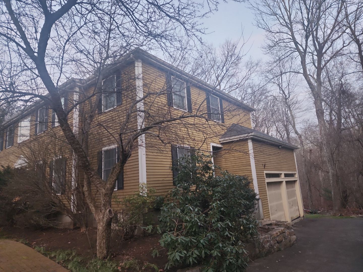 Siding and roof replacement in Framingham, Ma by UBrothers Construction
