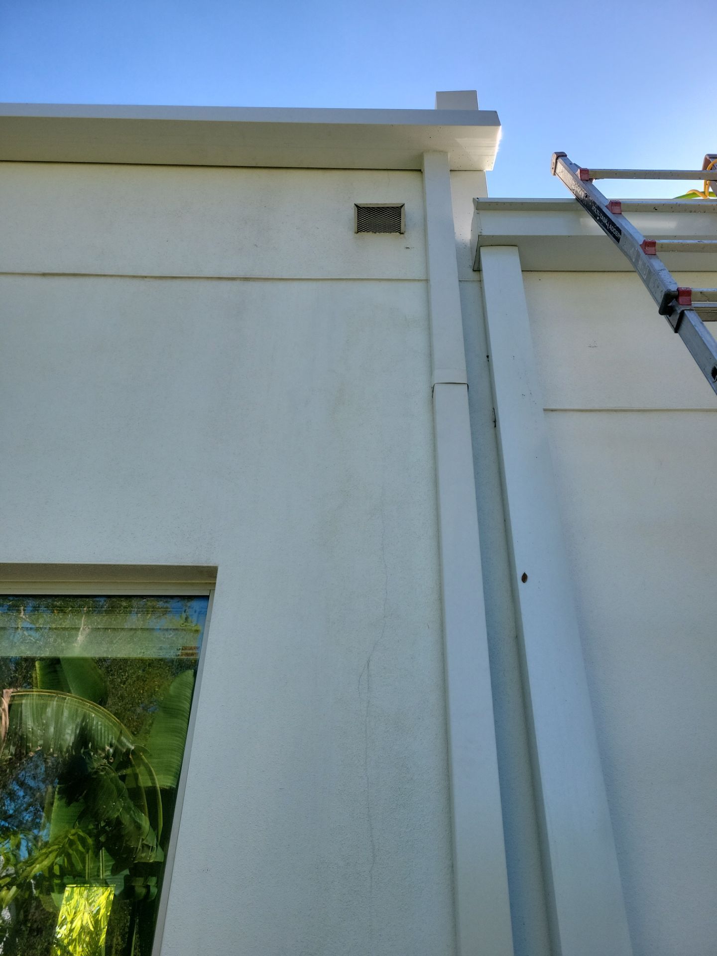 7 inch seamless gutters using smooth box gutters in Sarasota FL by Gutter Professors