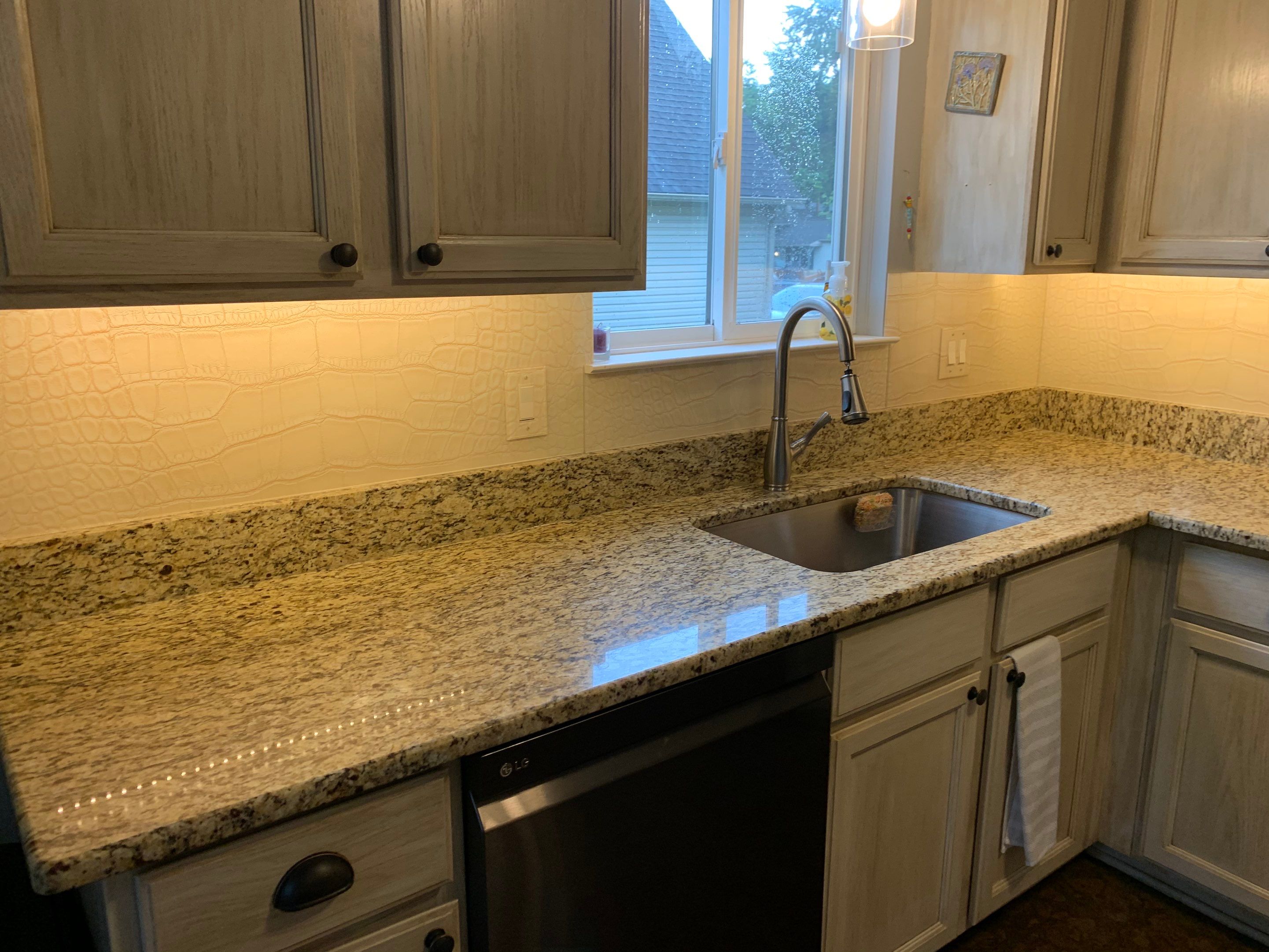 Kitchen Remodel using Rockin Croc Latte IMAGIO Solid Glass Backsplash by IMAGIO
