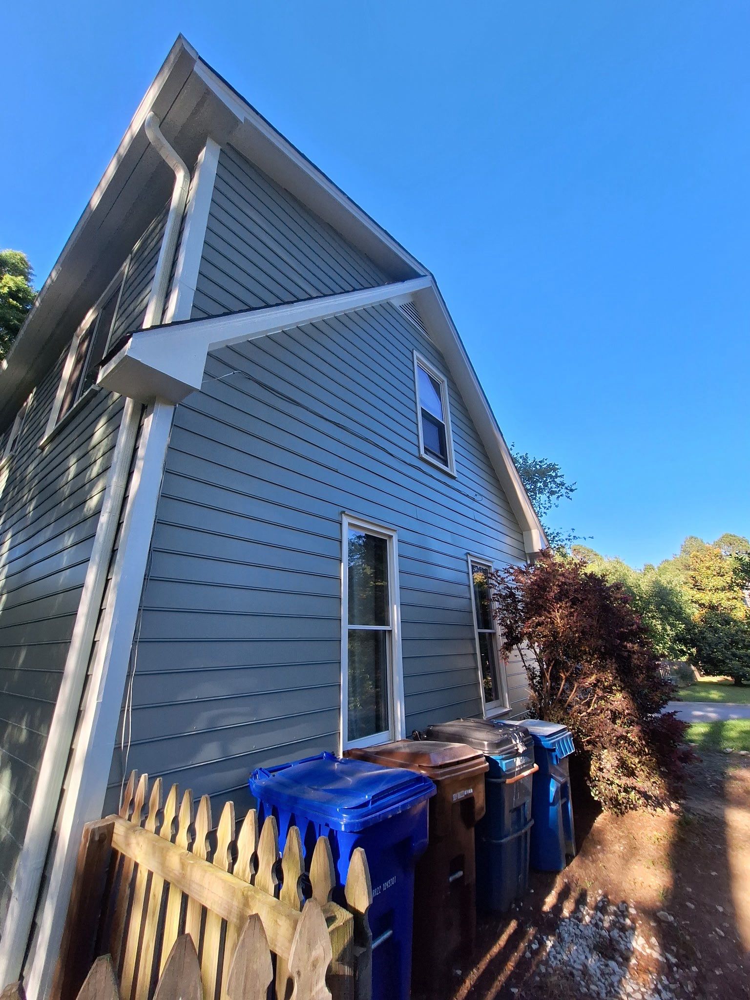 Siding Replacement and painting by GonzalezPainters & Contractors Inc 