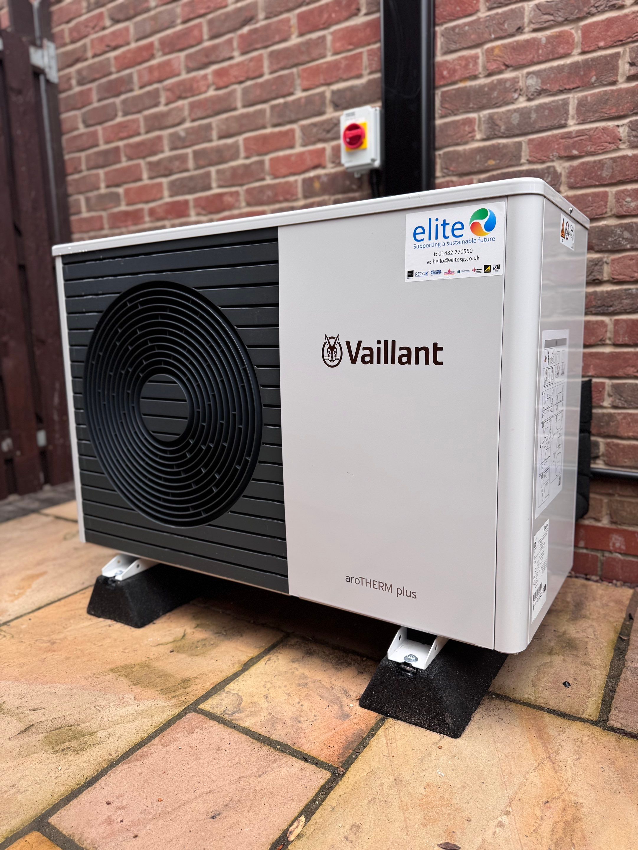 🚀 Benchmark Heat Pump Installation – Open Loop, Weather Compensation Only 🚀 by Elite Services Group Ltd