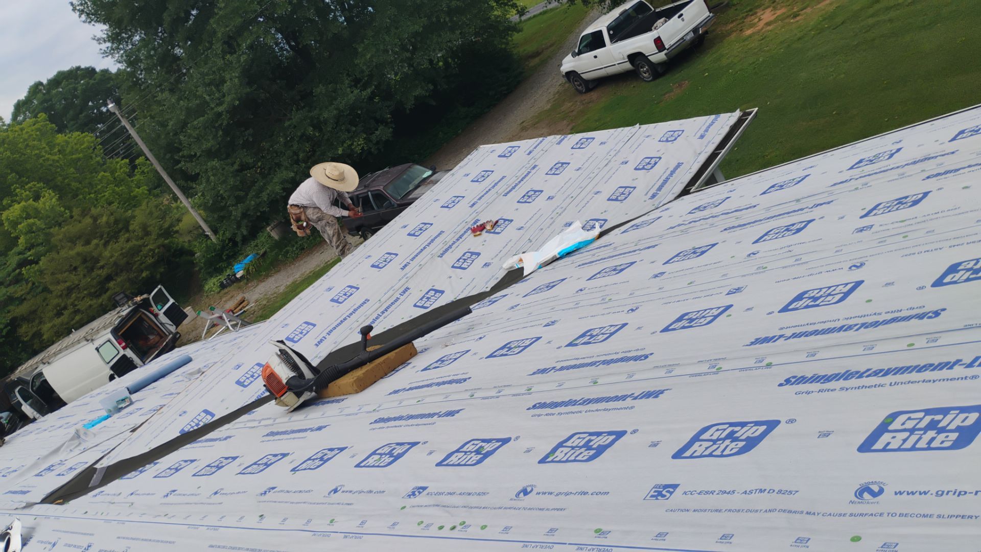 Taylor Roof by BROCK BUILDERS 