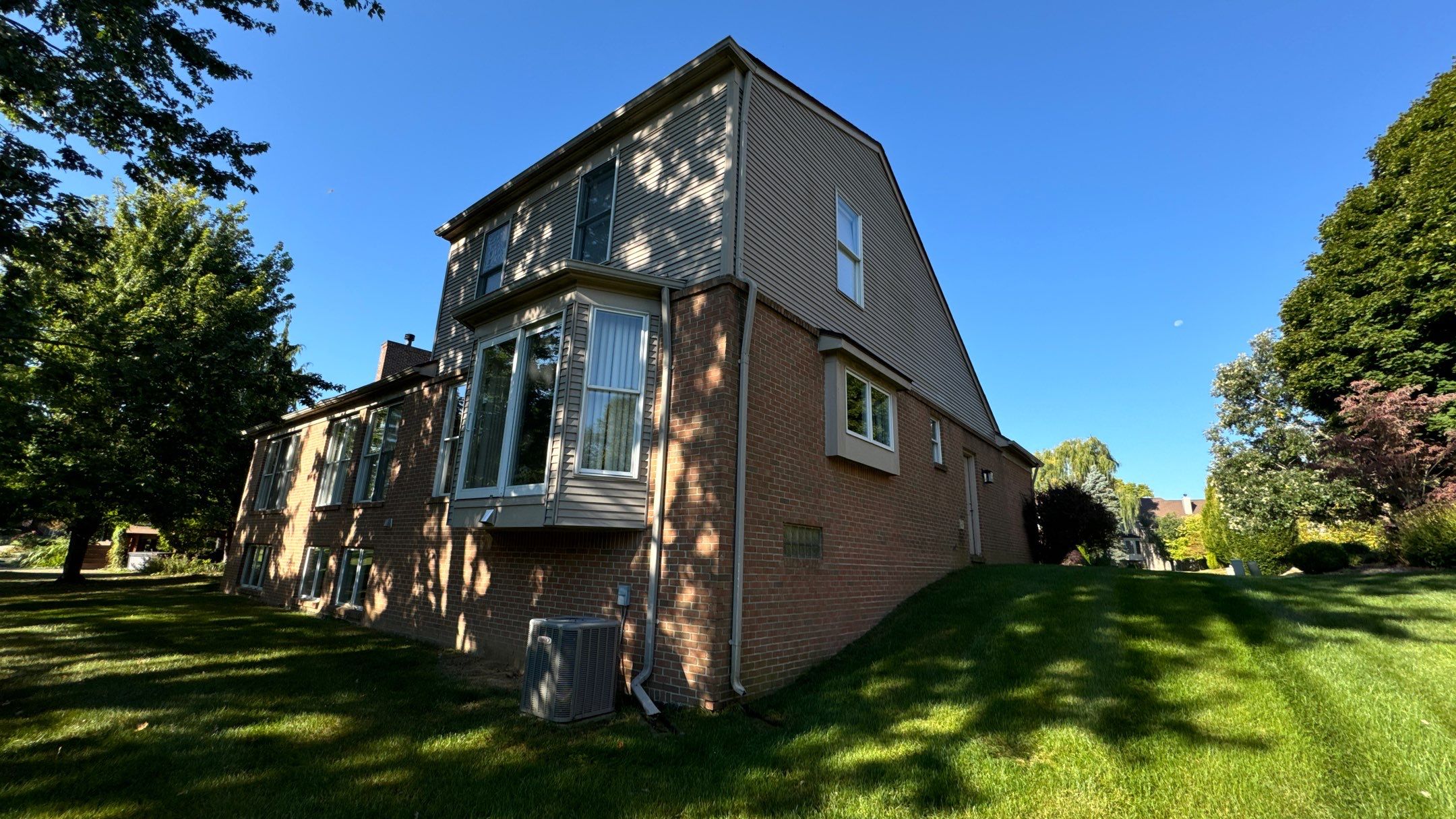 Siding Replacement using Alside Charter Oak D4.5" by 180 Contractors