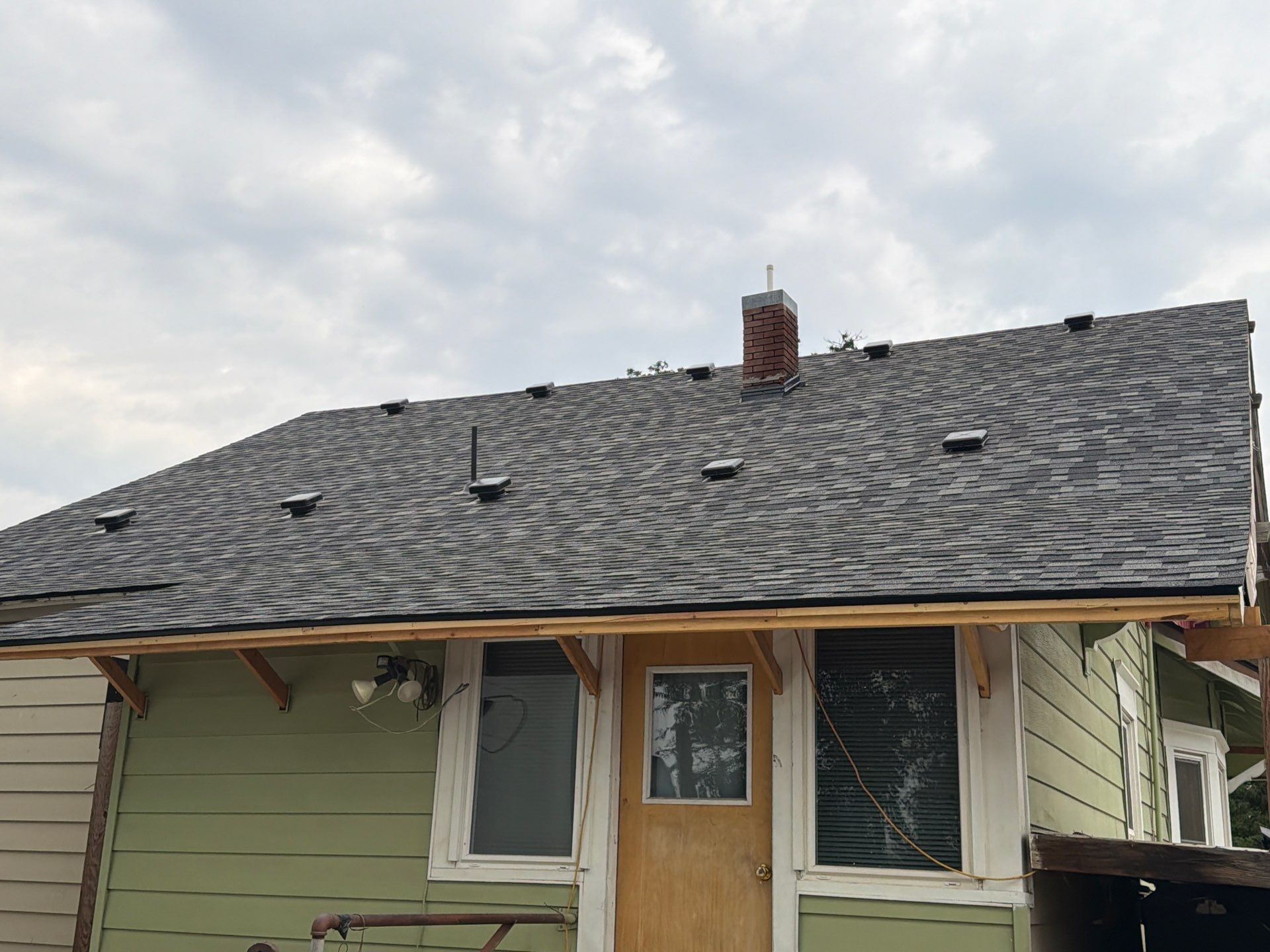 Residential Roof Replacement Featuring Multi-Tonal Architectural Shingles in Payette by Olive Roofing